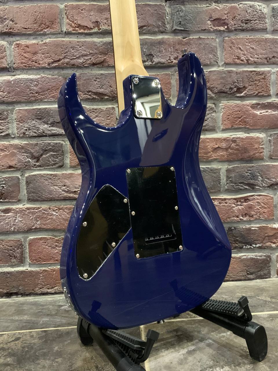 Электрогитара SuperStratocaster Homage BL - изображение 2