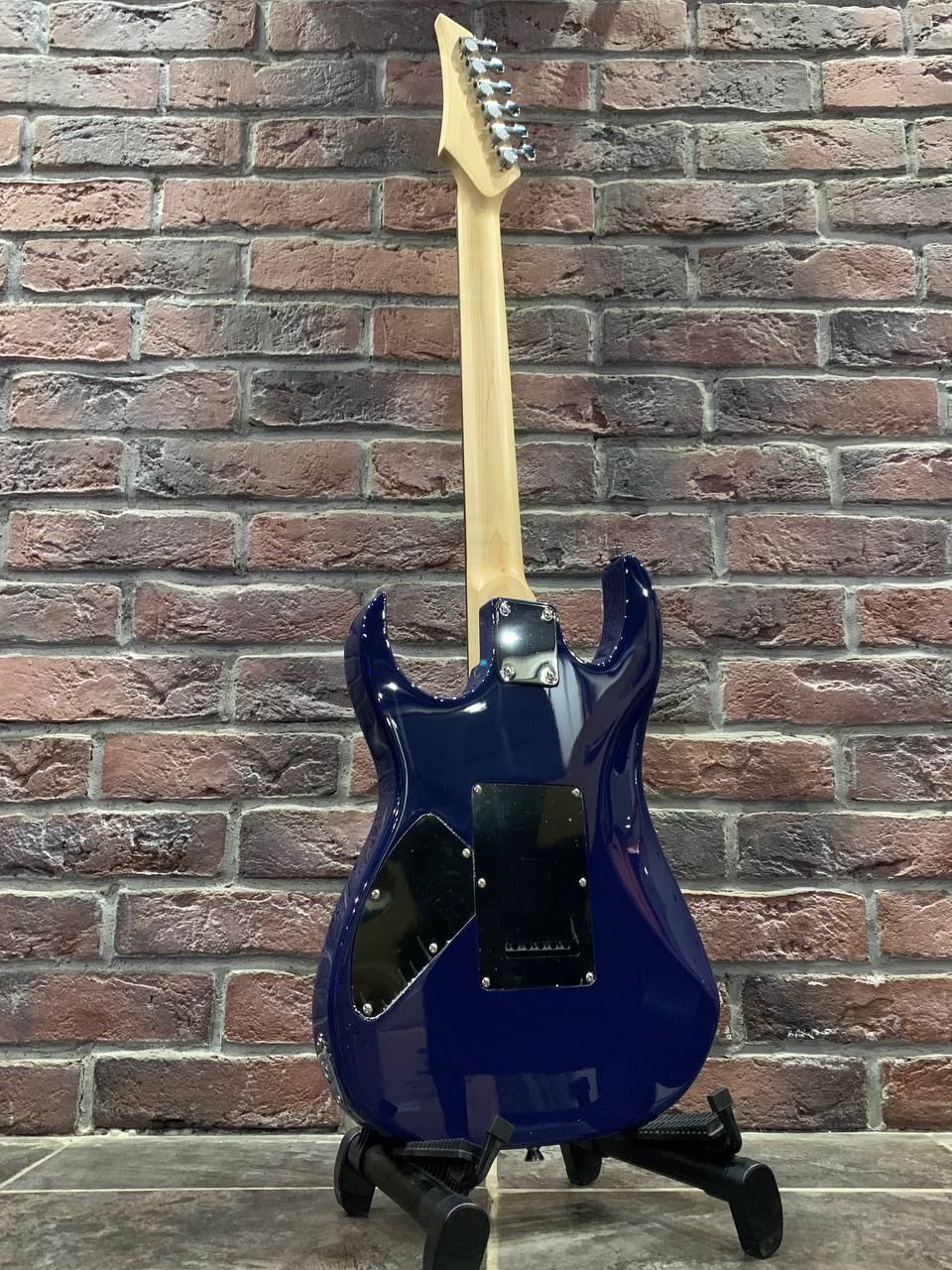 Электрогитара SuperStratocaster Homage BL - изображение 10