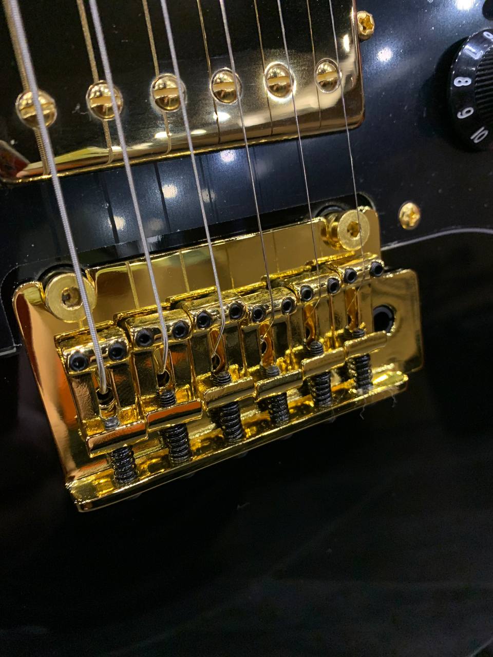 Электрогитара Jet JS-400 Gold с Комбоусилителем 15 ват (комплект) - изображение 5