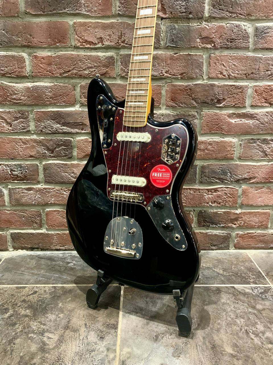 Электрогитара Fender Squier Jaguar 70s + Комбик 40 ват (Reverb) - изображение 3