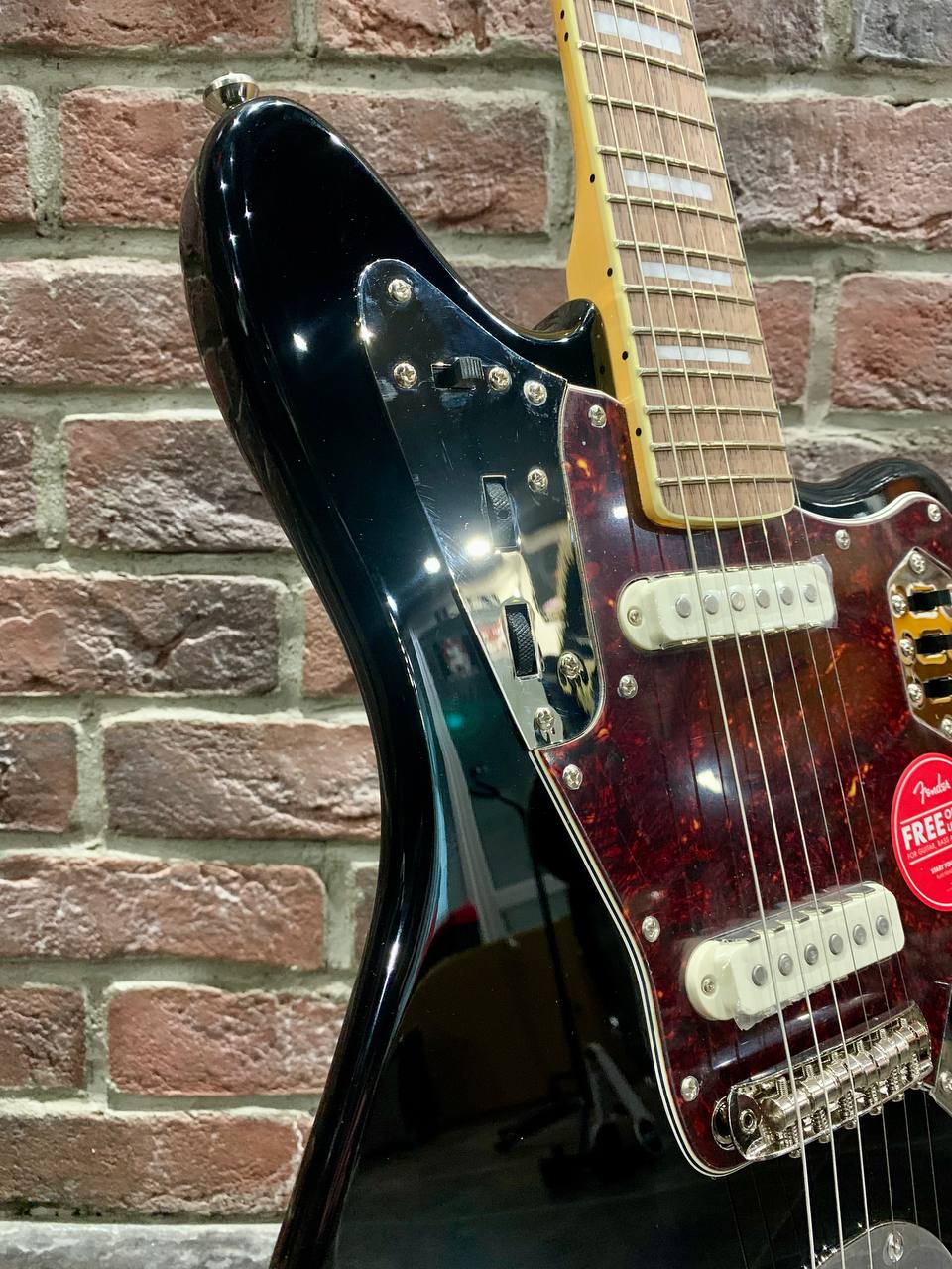Электрогитара Fender Squier Jaguar 70s + Комбик 40 ват (Reverb) - изображение 5