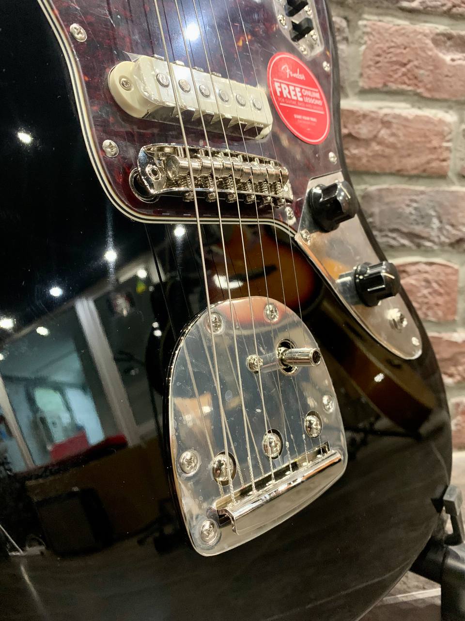 Электрогитара Fender Squier Jaguar 70s + Комбик 40 ват (Reverb) - изображение 6
