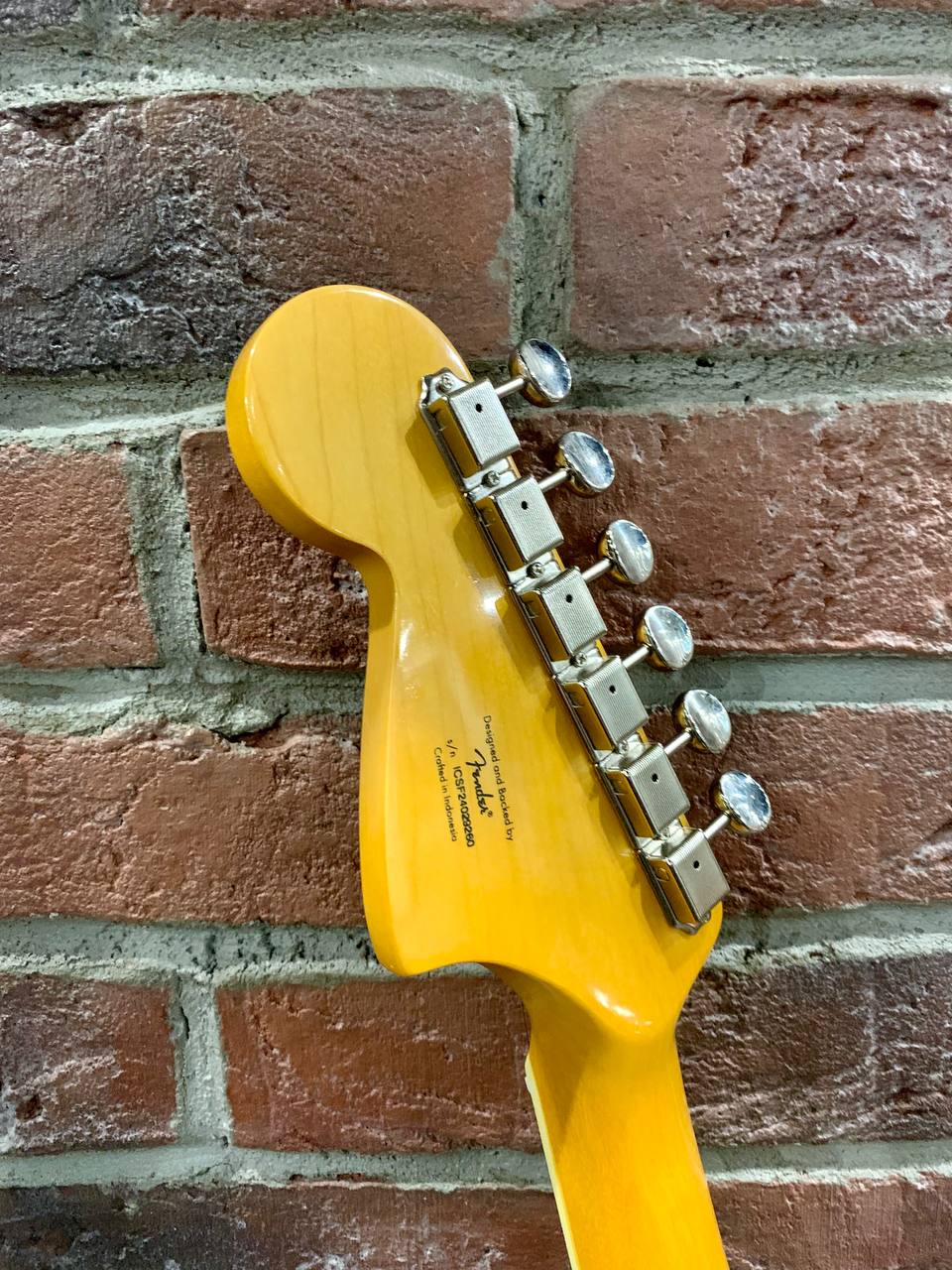 Электрогитара Fender Squier Jaguar 70s + Комбик 40 ват (Reverb) - изображение 8