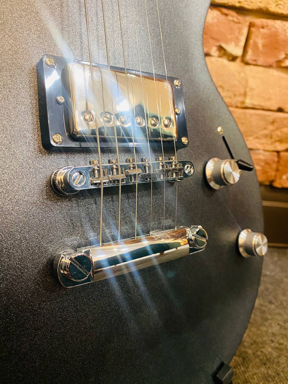 Электрогитара EART Les Paul EH-610 - изображение 4