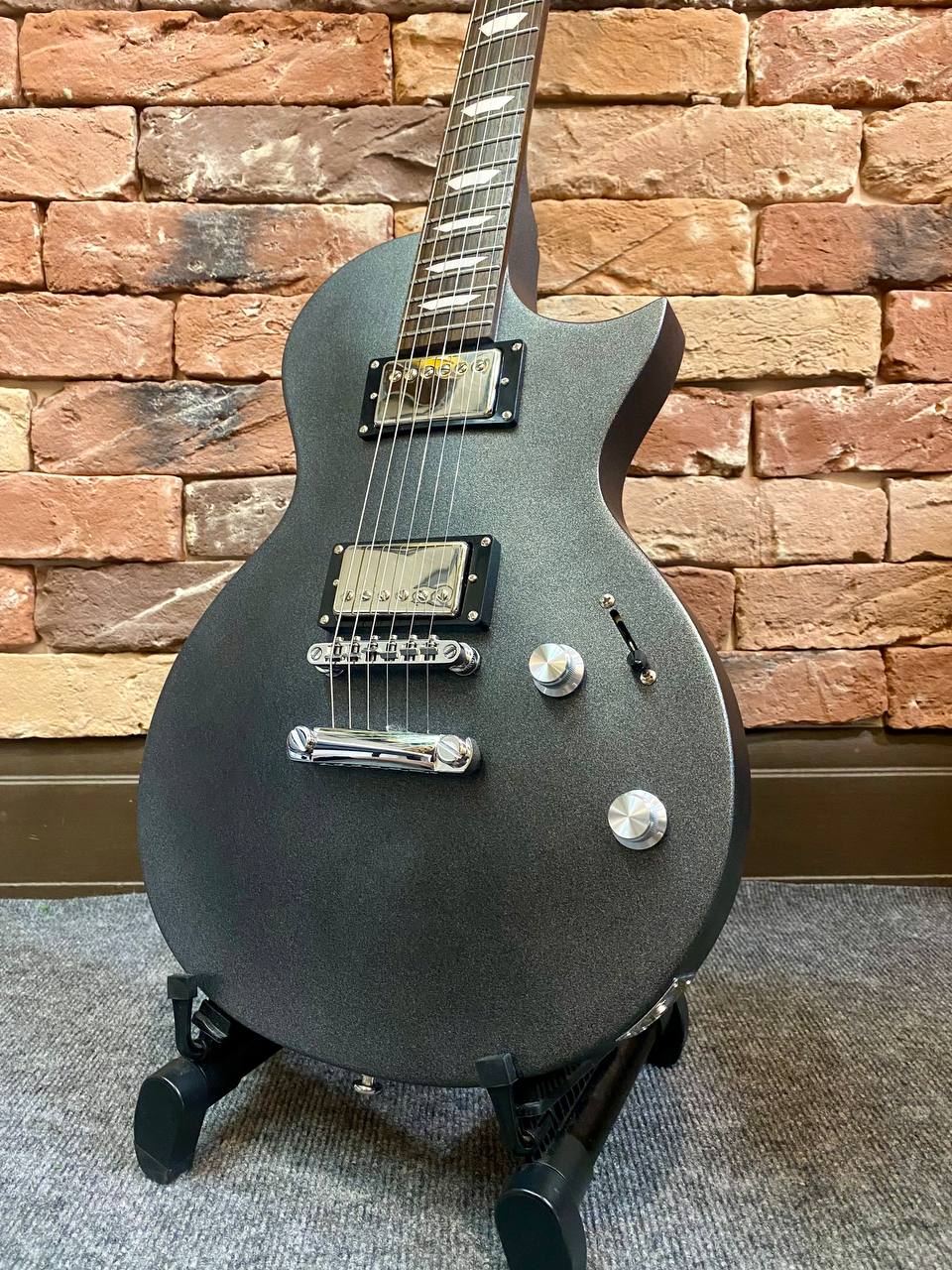 Электрогитара EART Les Paul EH-610 - изображение 3