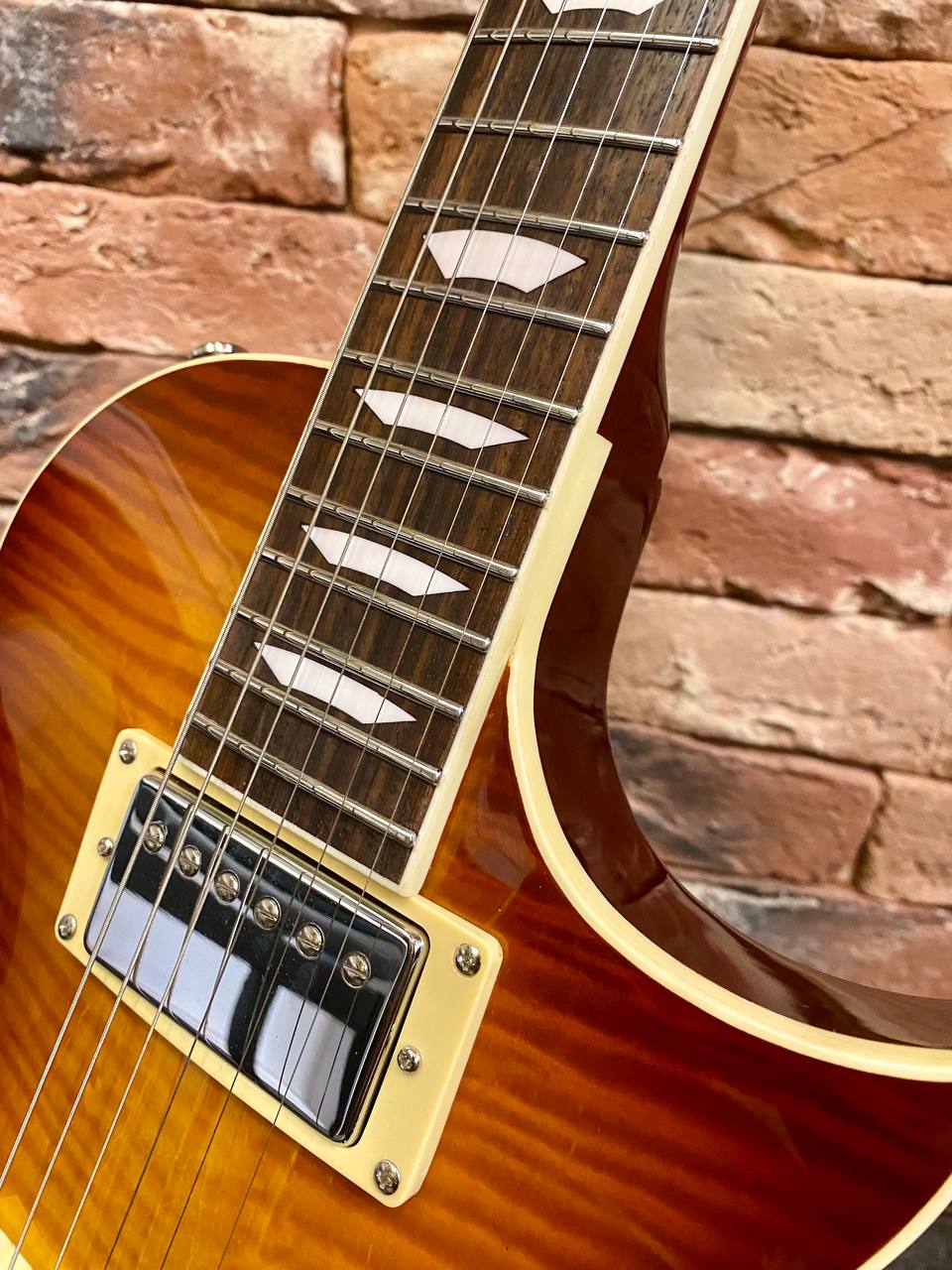 Электрогитара EART Guitar Les Paul EG-620 Tobacco Burst - изображение 5