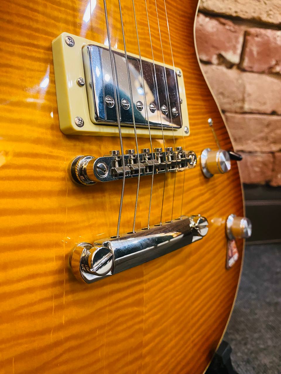 Электрогитара EART Guitar Les Paul EG-620 Tobacco Burst - изображение 4