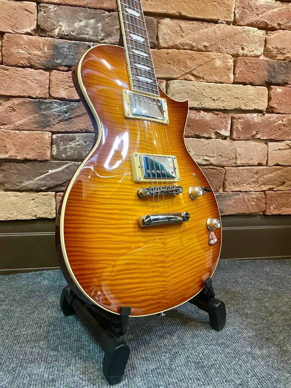 Электрогитара EART Guitar Les Paul EG-620 Tobacco Burst - изображение 3