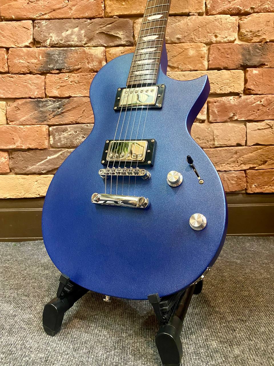 Электрогитара EART Guitar Les Paul-610 Sapphire