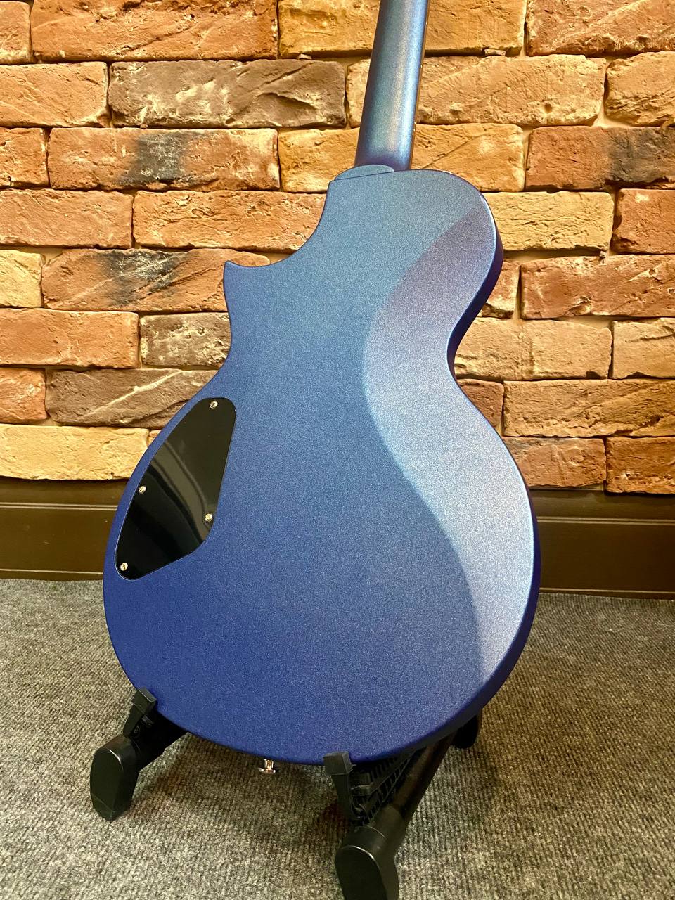 Электрогитара EART Guitar Les Paul-610 Sapphire - изображение 2