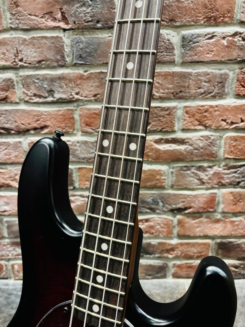 Бас Гитара Sterling Dark Scarlet Burst by Music Man + Портативный Комбик (Индонезия) - изображение 7