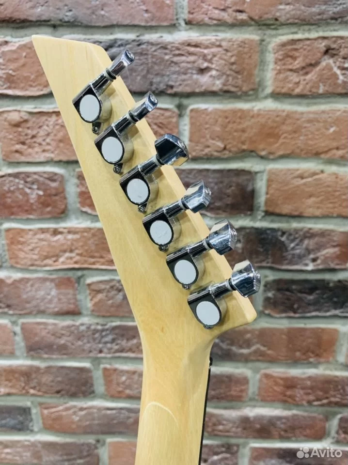 Электрогитара Flying V-HH + Мощный Комбик 40 ват - изображение 5