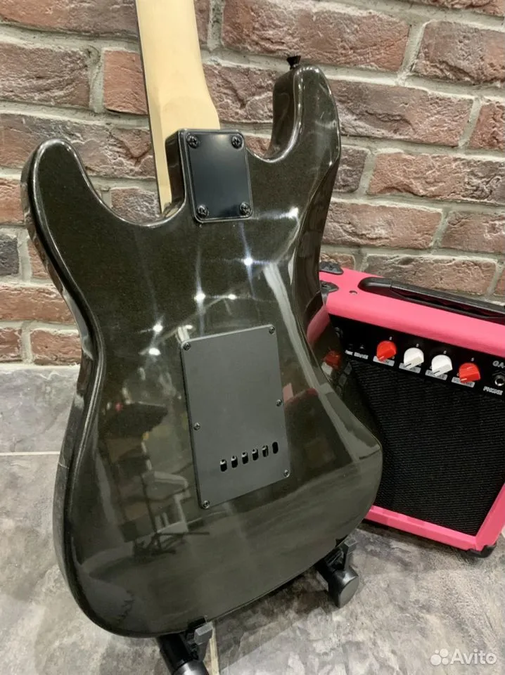 Электрогитара Stratocaster + Эффектный Комбик 15 - изображение 2
