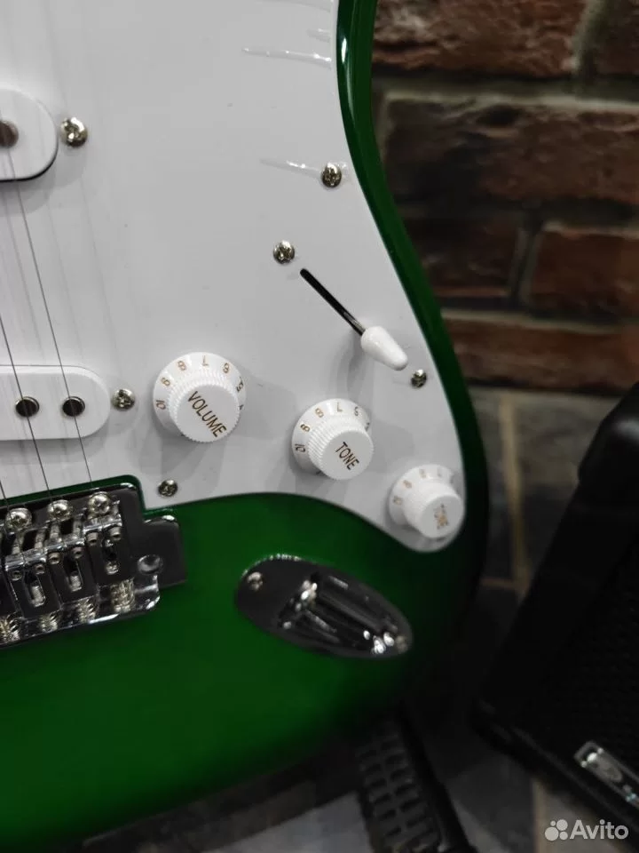Электрогитара Stratocaster + Цифровой Комбик 15 ват (Много Эффектов) - изображение 8