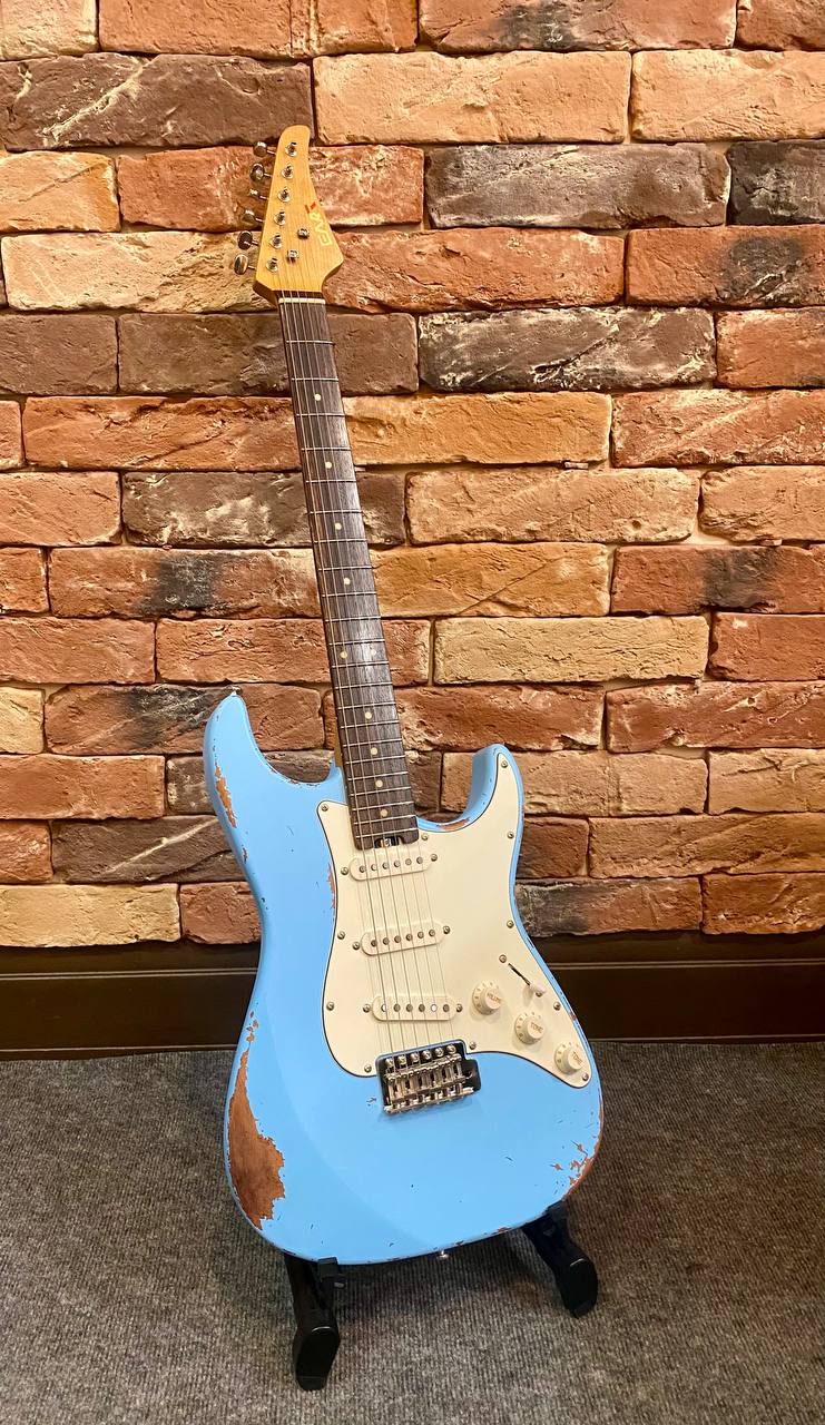 Электрогитара EART Vintage Sonic Blue Relic - изображение 9