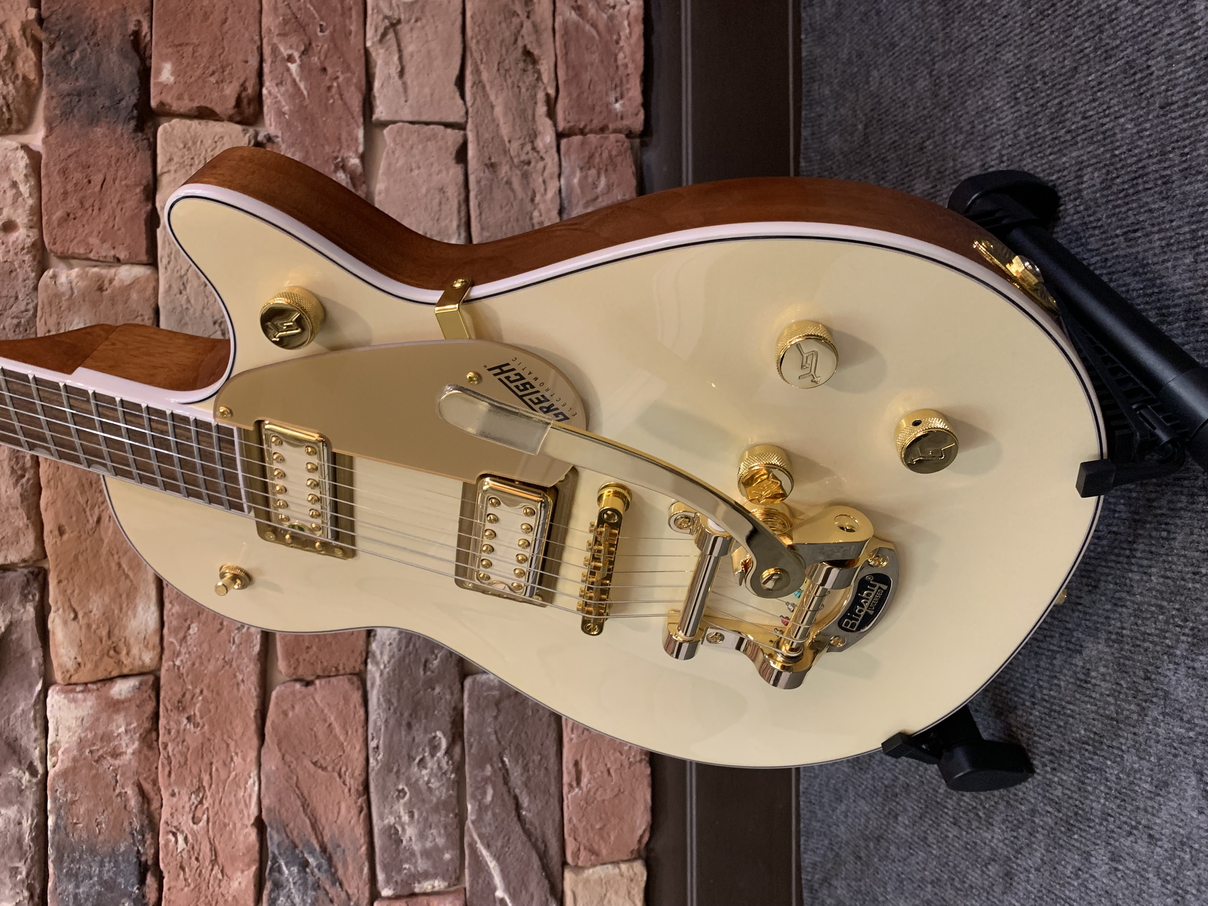 Электрогитара Gretsch Electromatic GLD Gold - изображение 6