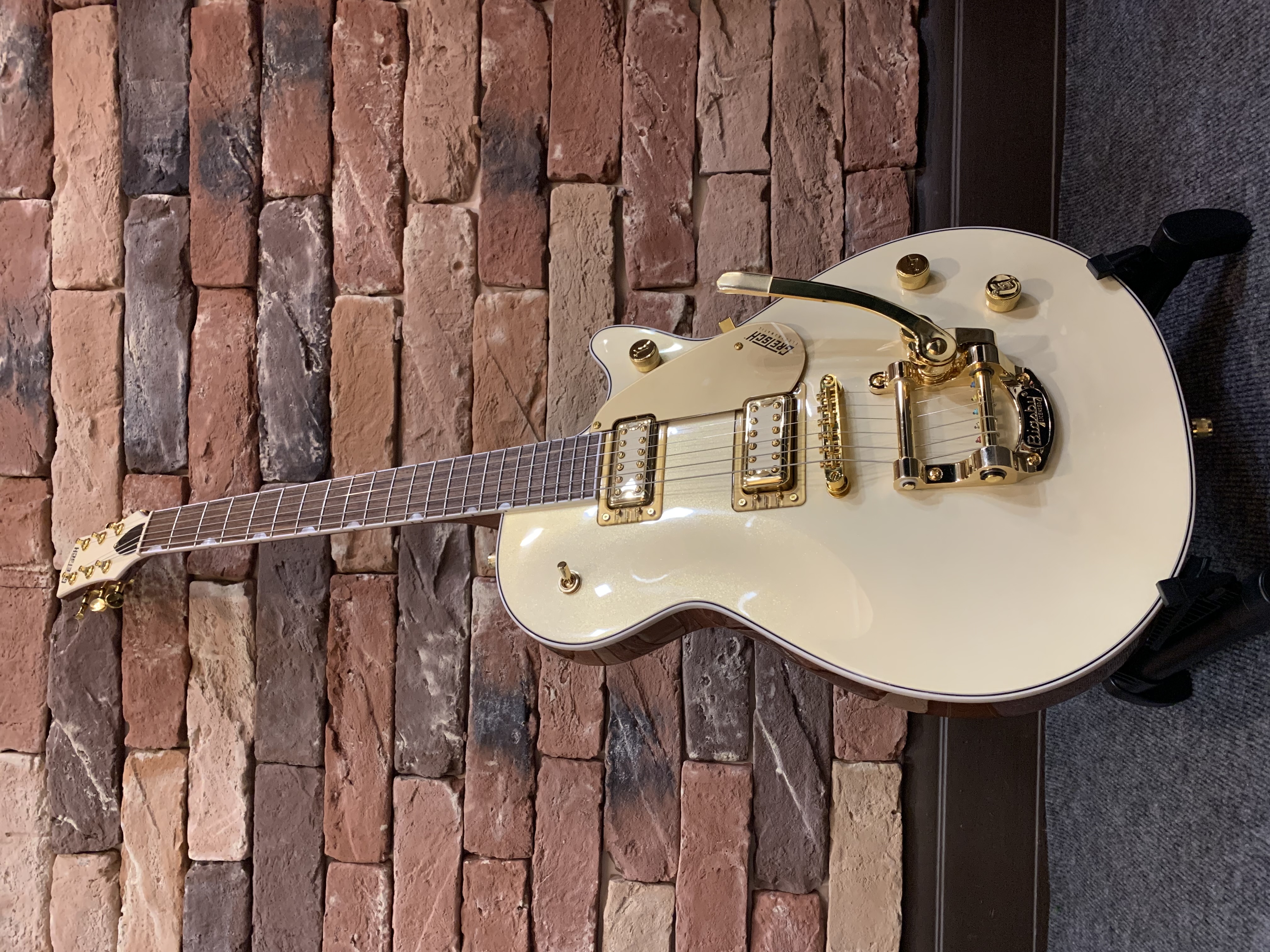 Электрогитара Gretsch Electromatic GLD Gold - изображение 9