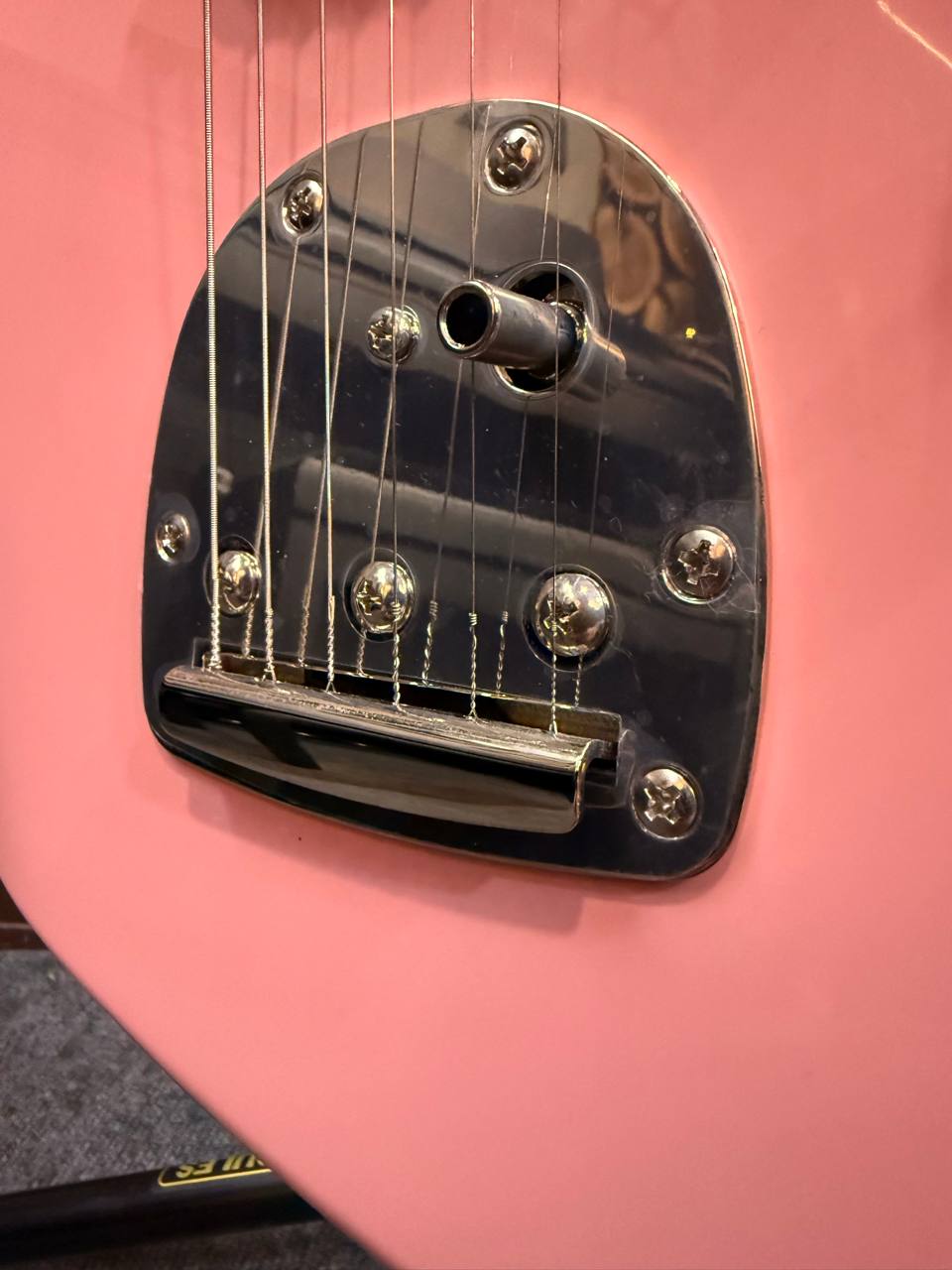 Электрогитара Squier by Fender Classic Vibe '70s Jaguar Pink - изображение 6