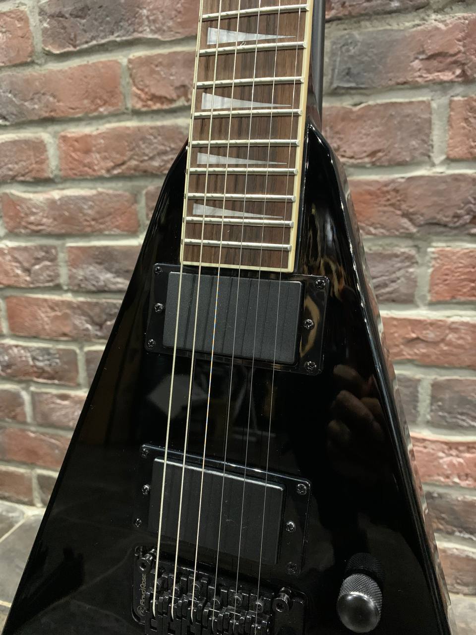 Электрогитара Magna RR-BK Floyd Rose (Активные Звучки) - изображение 3