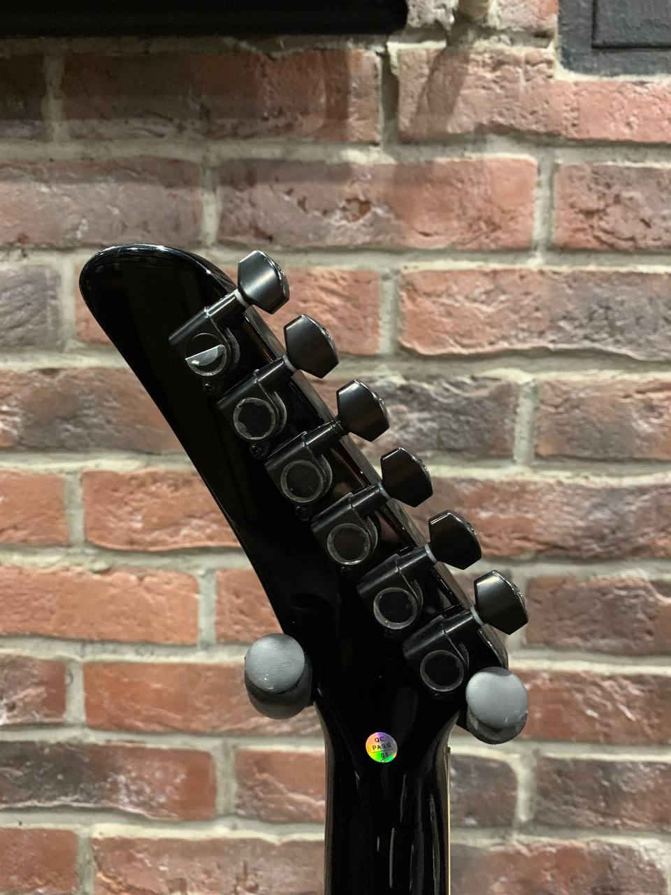 Электрогитара Magna RR-BK Floyd Rose (Активные Звучки) - изображение 8