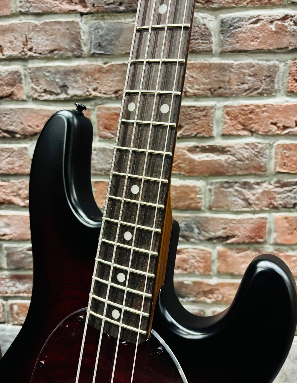 Бас Гитара Sterling Music Man + Басовый Комбик 15 ват (комплект) - изображение 8