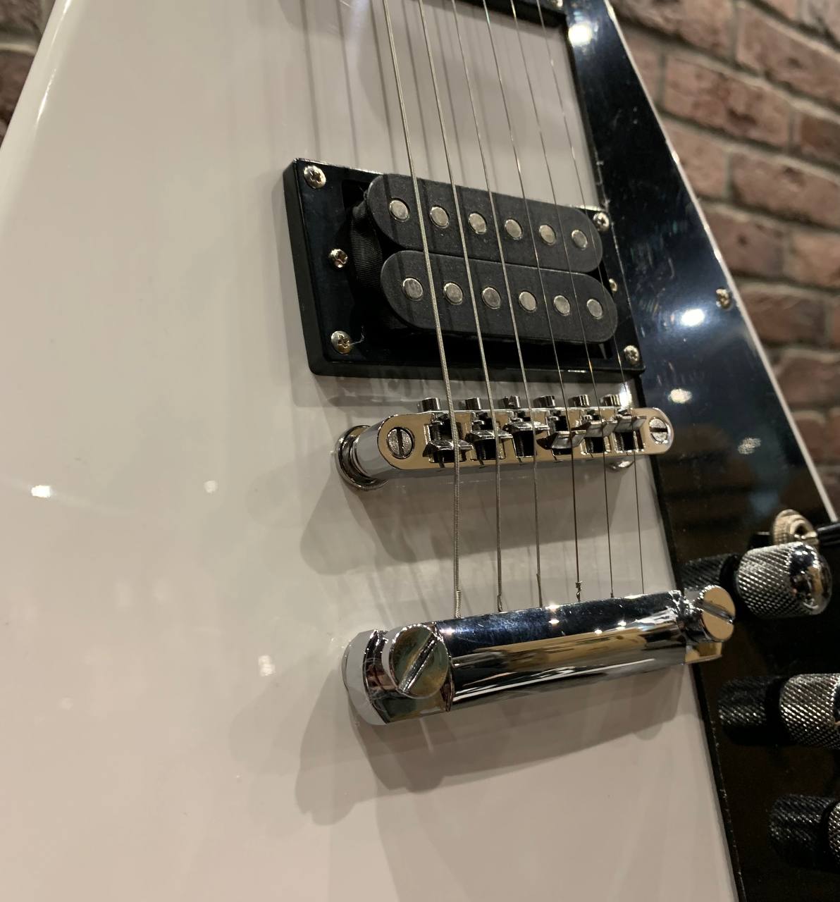 Электрогитара Sunsmile Flying V HH под Gibson - изображение 4