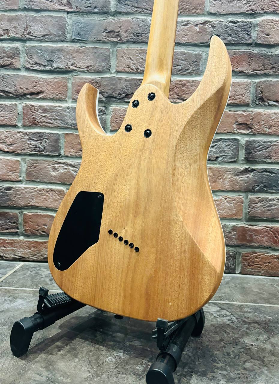 Мультимензурная Электрогитара Real Rock MS-6N+ Комбик NUX 60 ват - изображение 3