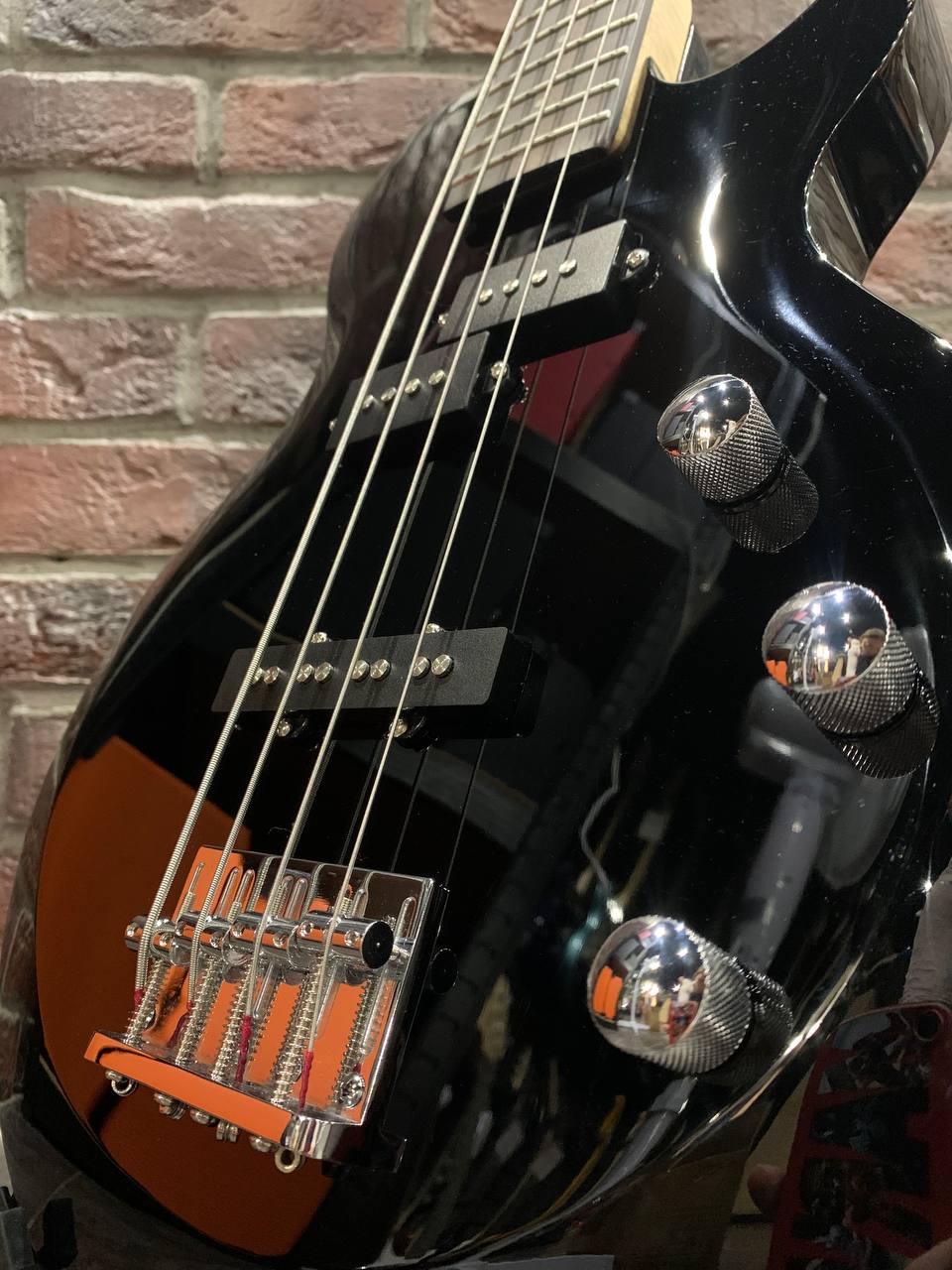 Бас Гитара Les Paul + Портативный Комбоусилитель (комплект) - изображение 4