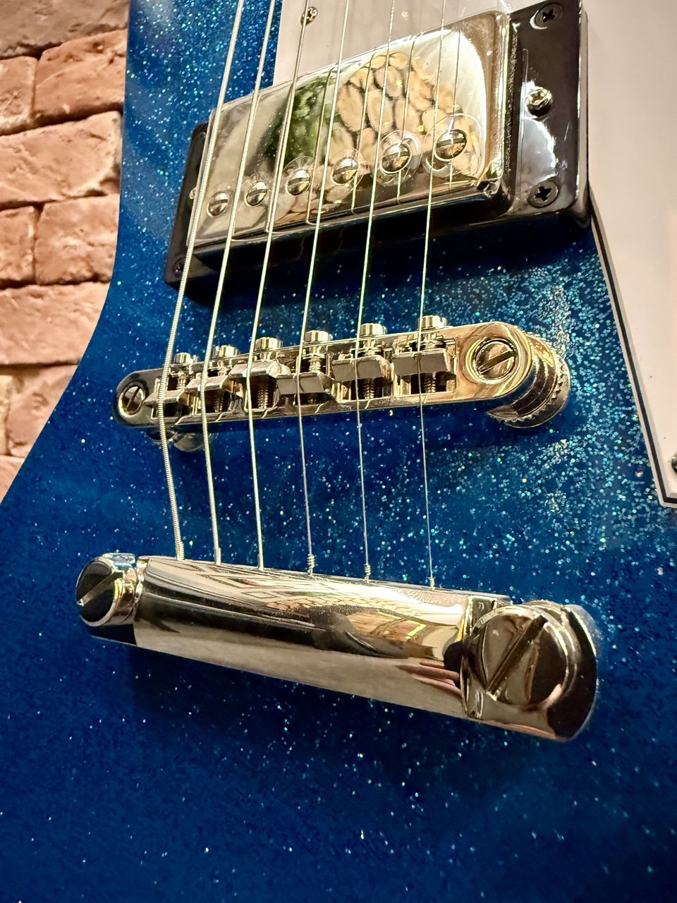 Электрогитара Epiphone Explorer Brunwick Blue Sparkle - изображение 4