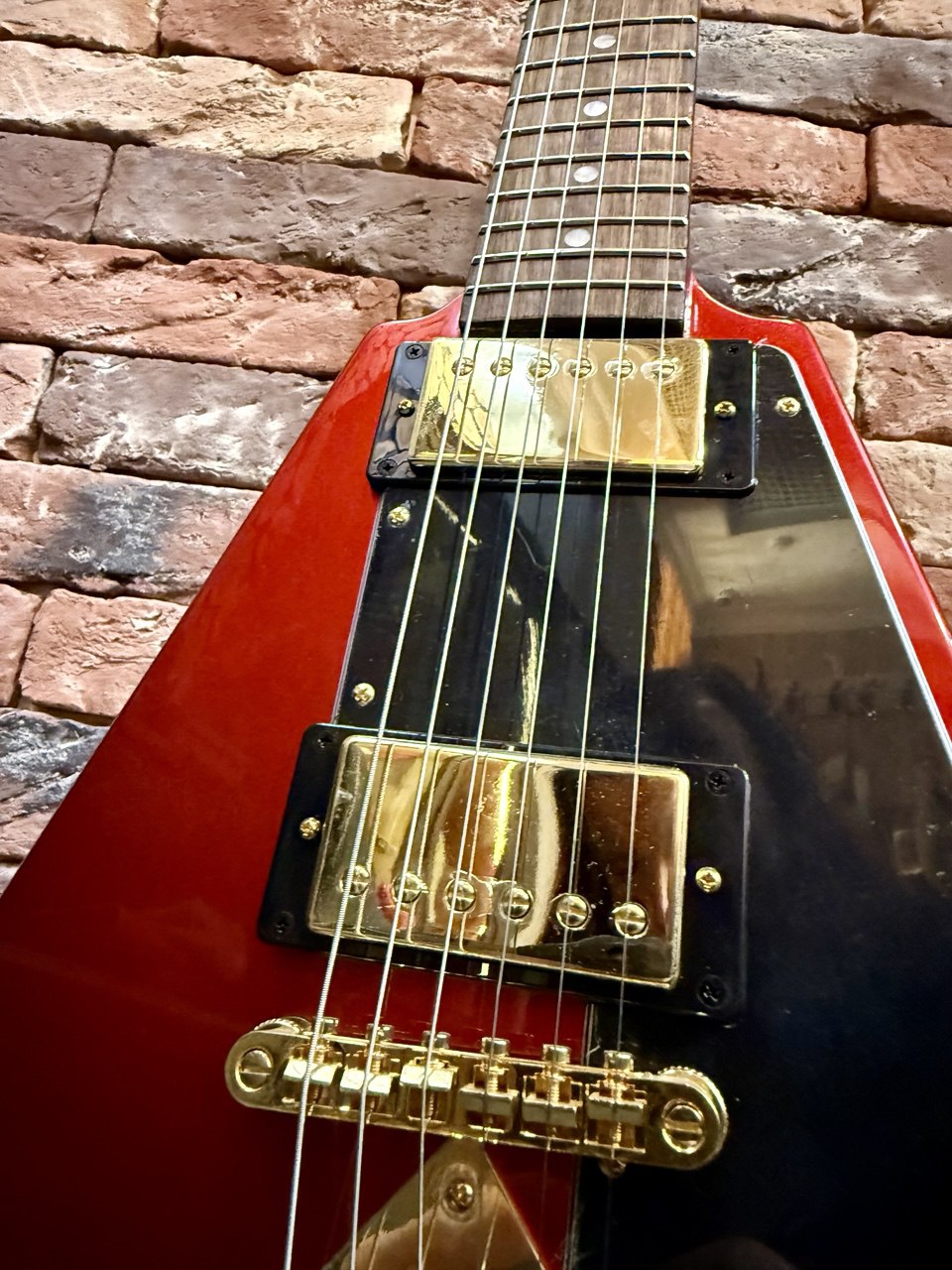 Электрогитара Epiphone Flying V Ruby Red Metallic - изображение 3
