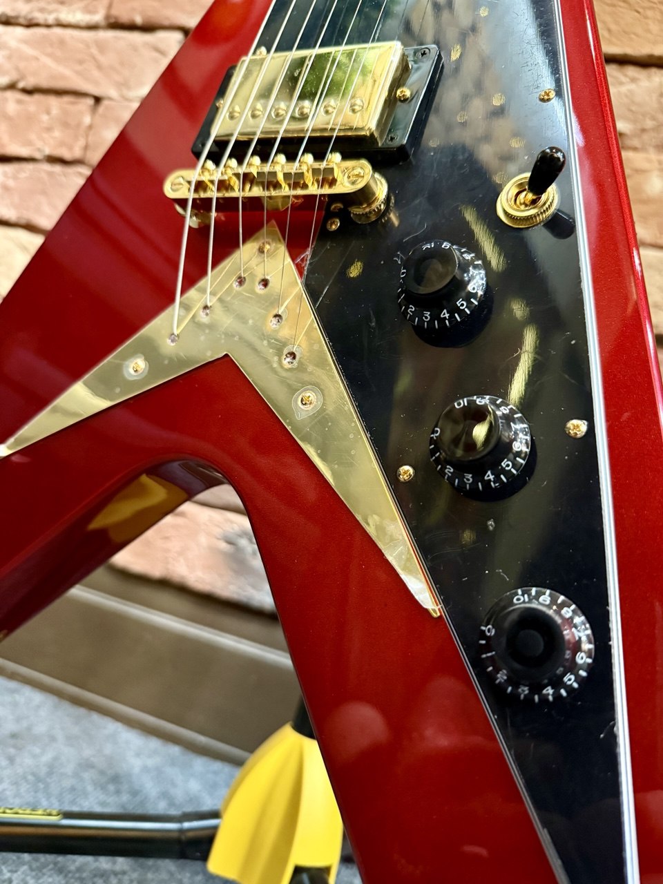 Электрогитара Epiphone Flying V Ruby Red Metallic - изображение 4