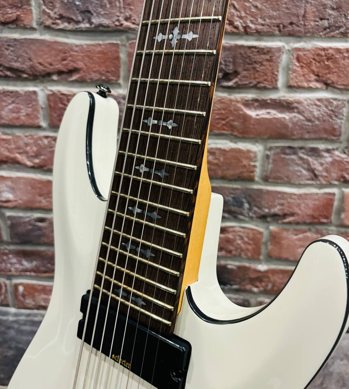 Электрогитара Schecter Demon 8 + Комбик 40 ват (полный комплект) - изображение 7