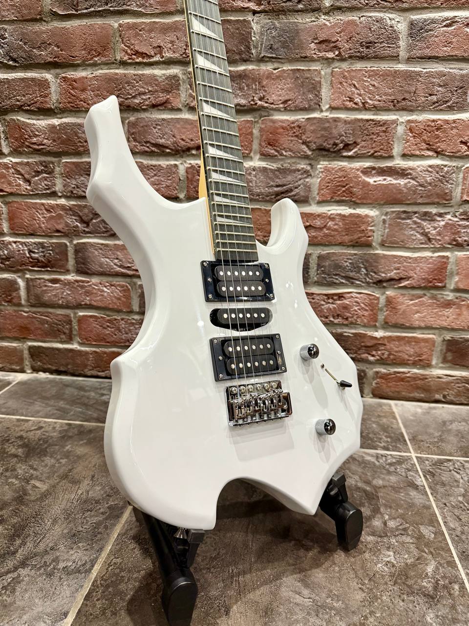 Электрогитара Forest HSH White Snow - изображение 3
