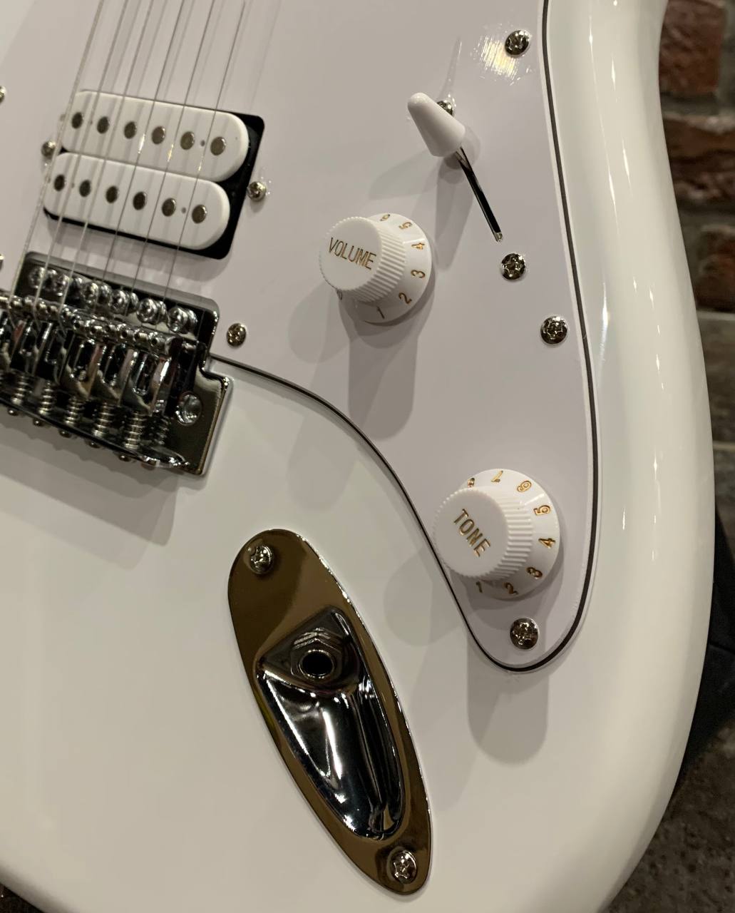 Электрогитара Bosstone Stratocaster HH WH (аналог Fender) - изображение 4