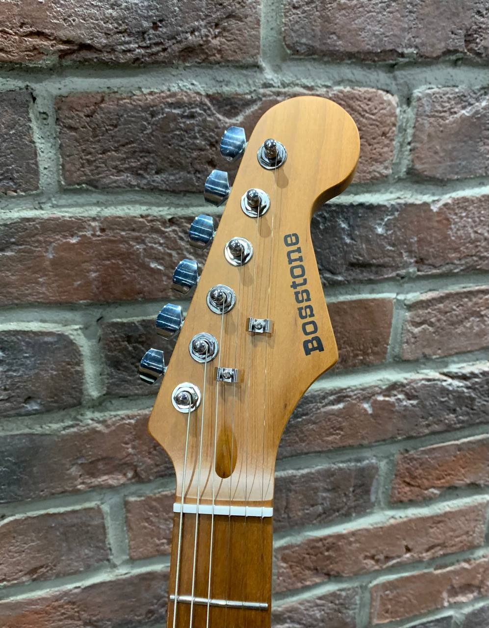 Электрогитара Bosstone Stratocaster HH WH (аналог Fender) - изображение 7