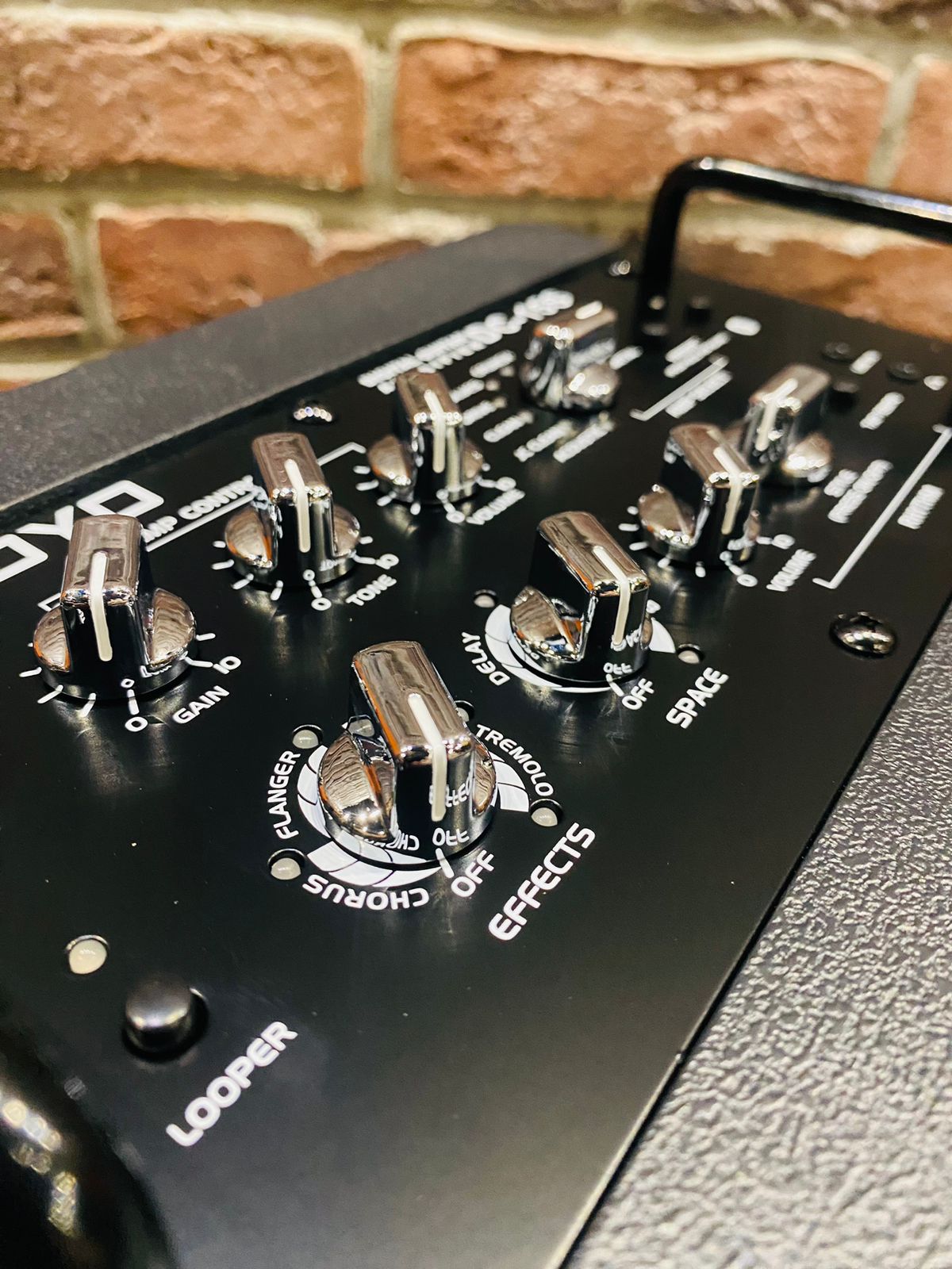 Цифровой Комбик с Эффектами + Footswitch + Драм Машина (Встроенный Аккумулятор) - изображение 3