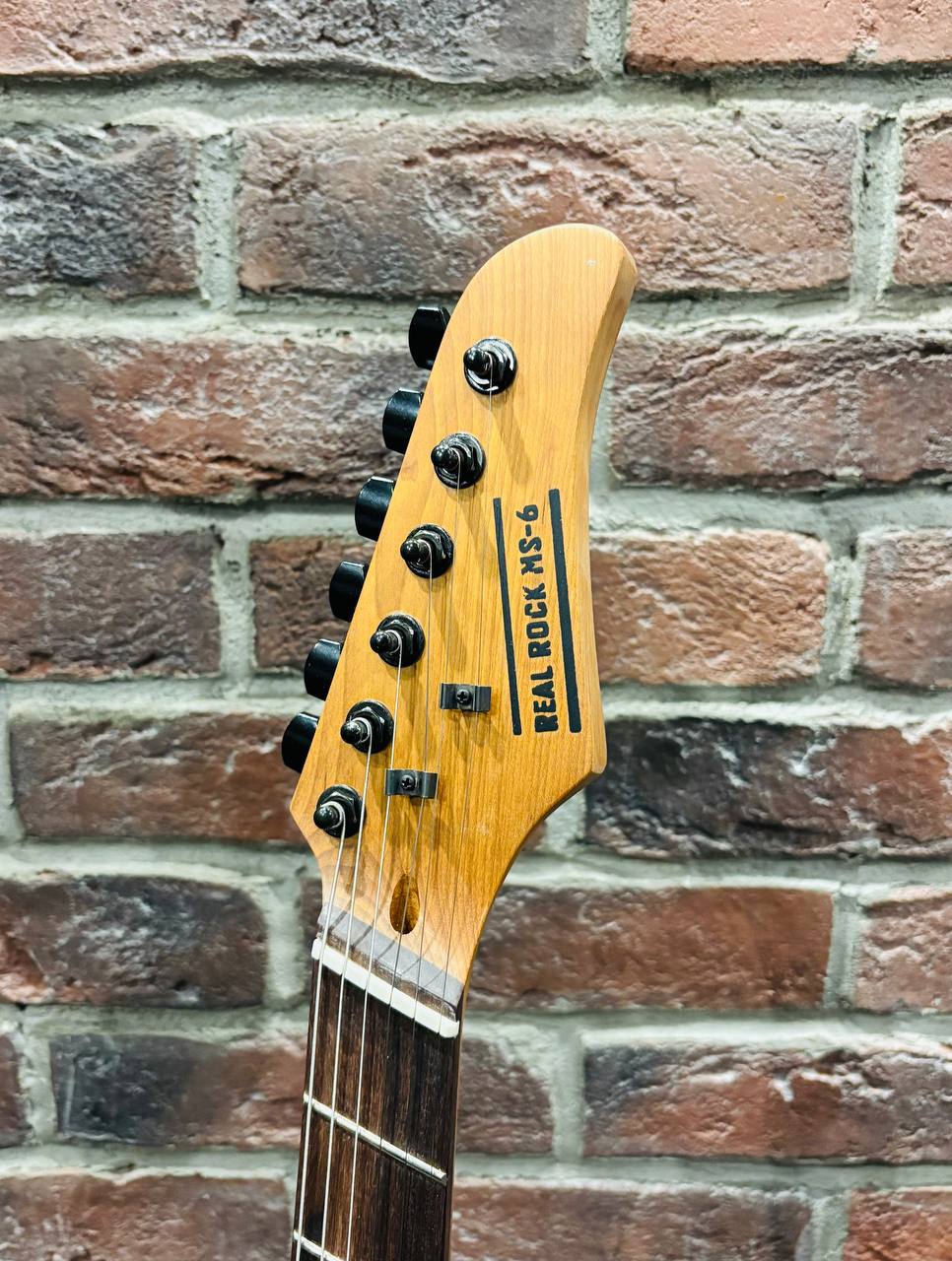 Электрогитара Real Rock MS-6 SB + Комбик с Эффектами NUX MK 20 ват - изображение 10