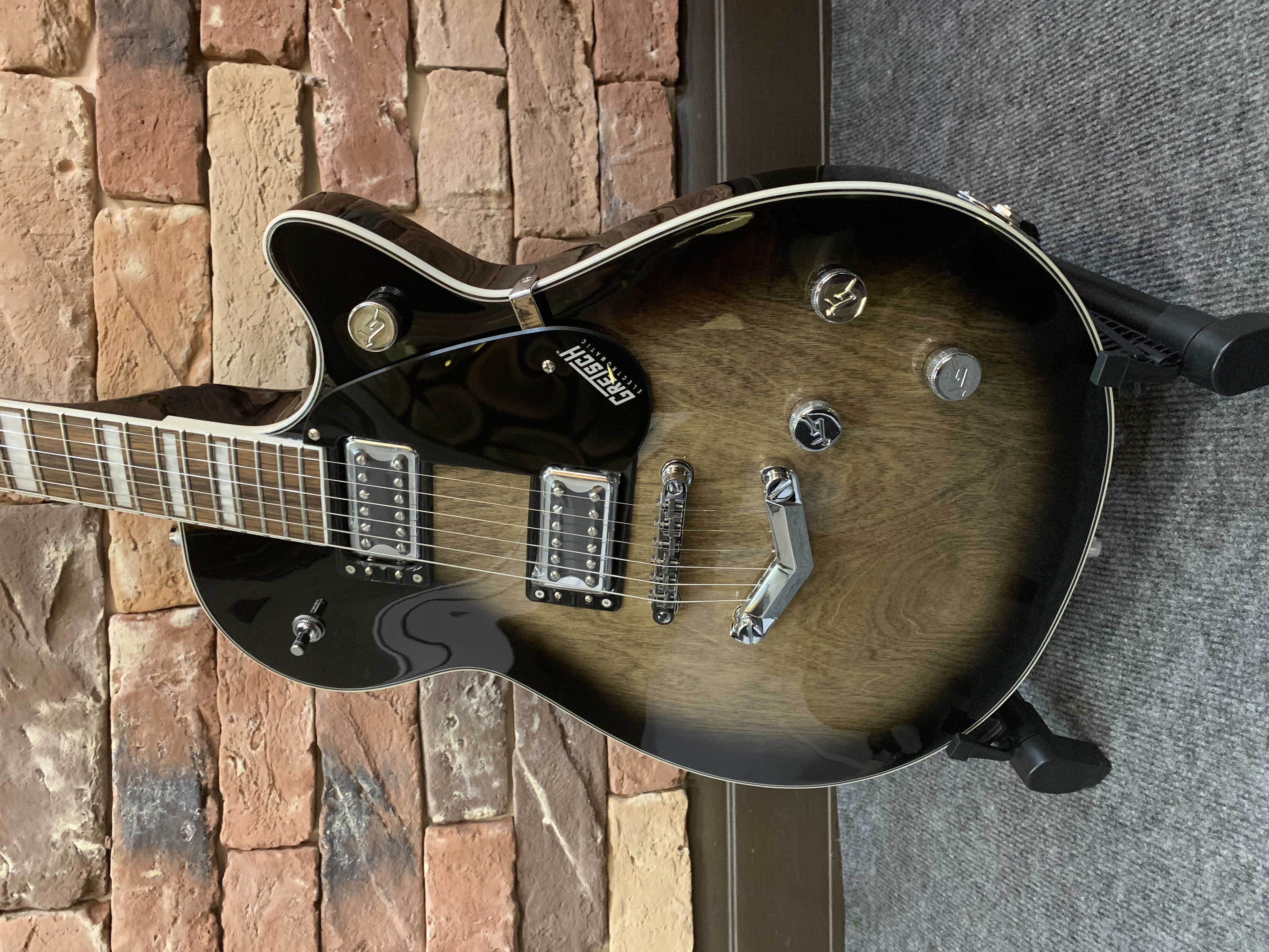 Электрогитара Gretsch G5220 Single Cut V Stoptail