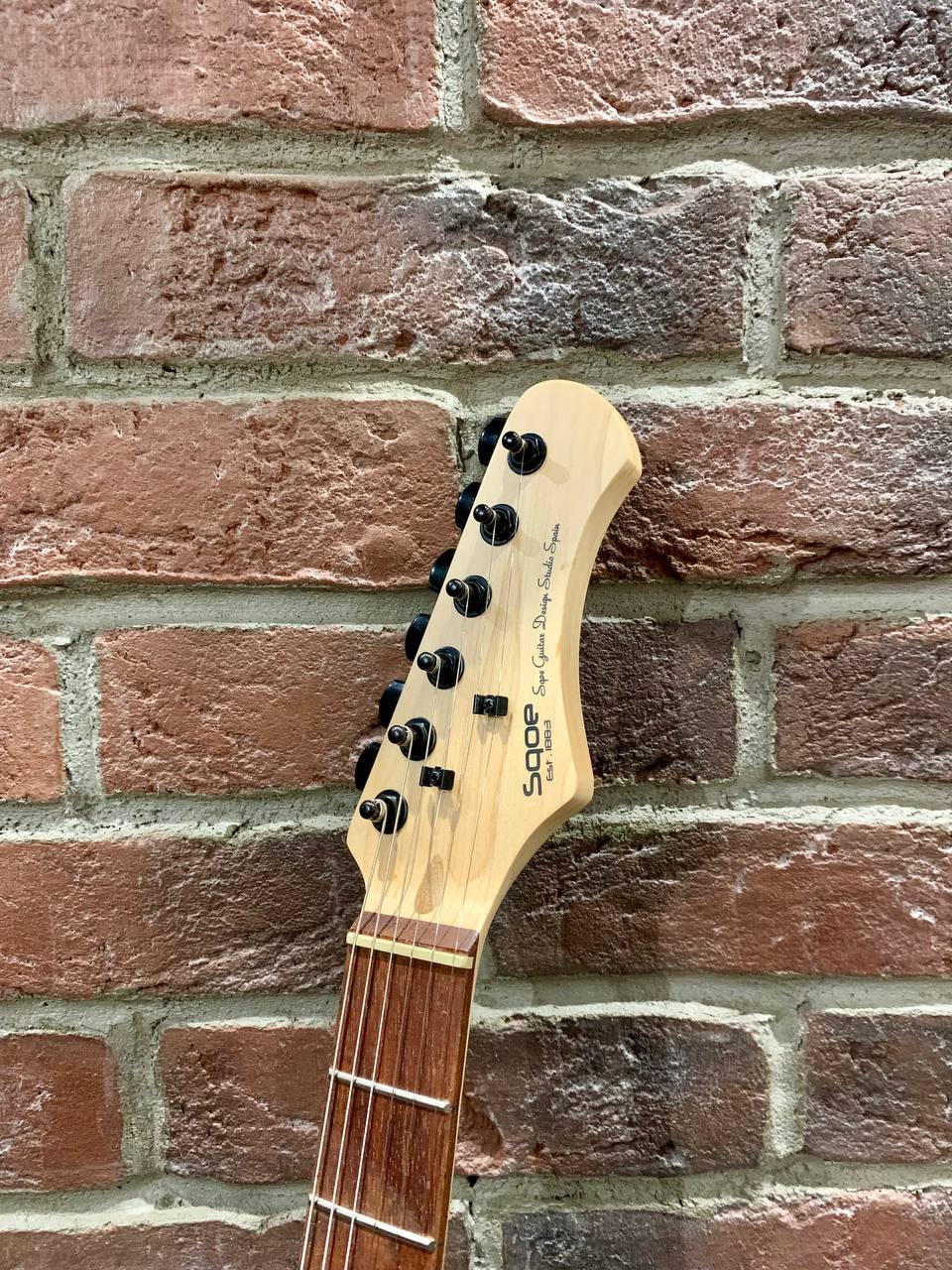 Электрогитара Stratocaster HH Black Edition - изображение 7