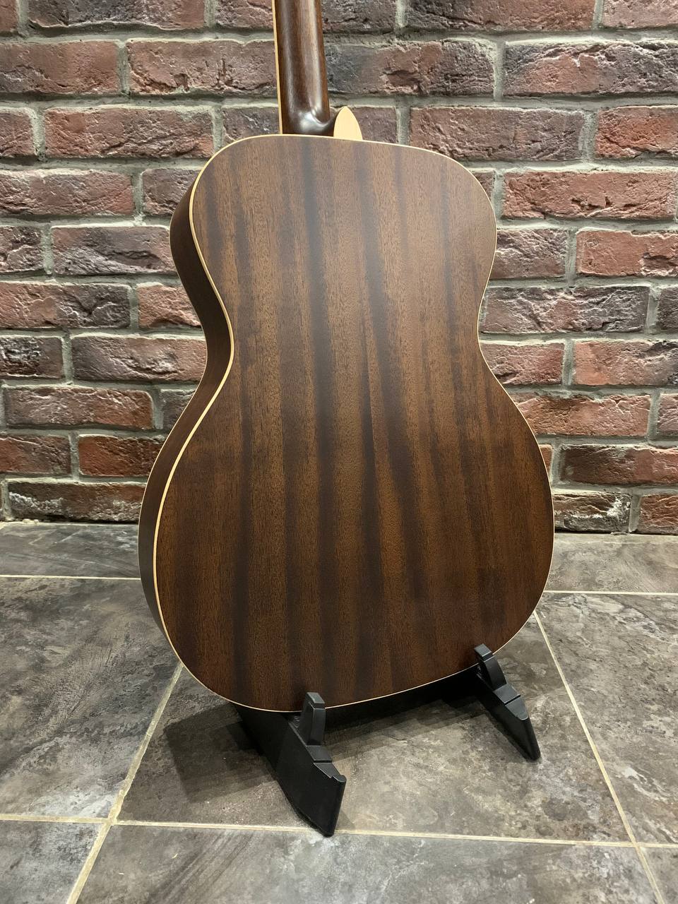 Резонаторная Электро-Акустическая Гитара James Black EQ - изображение 3