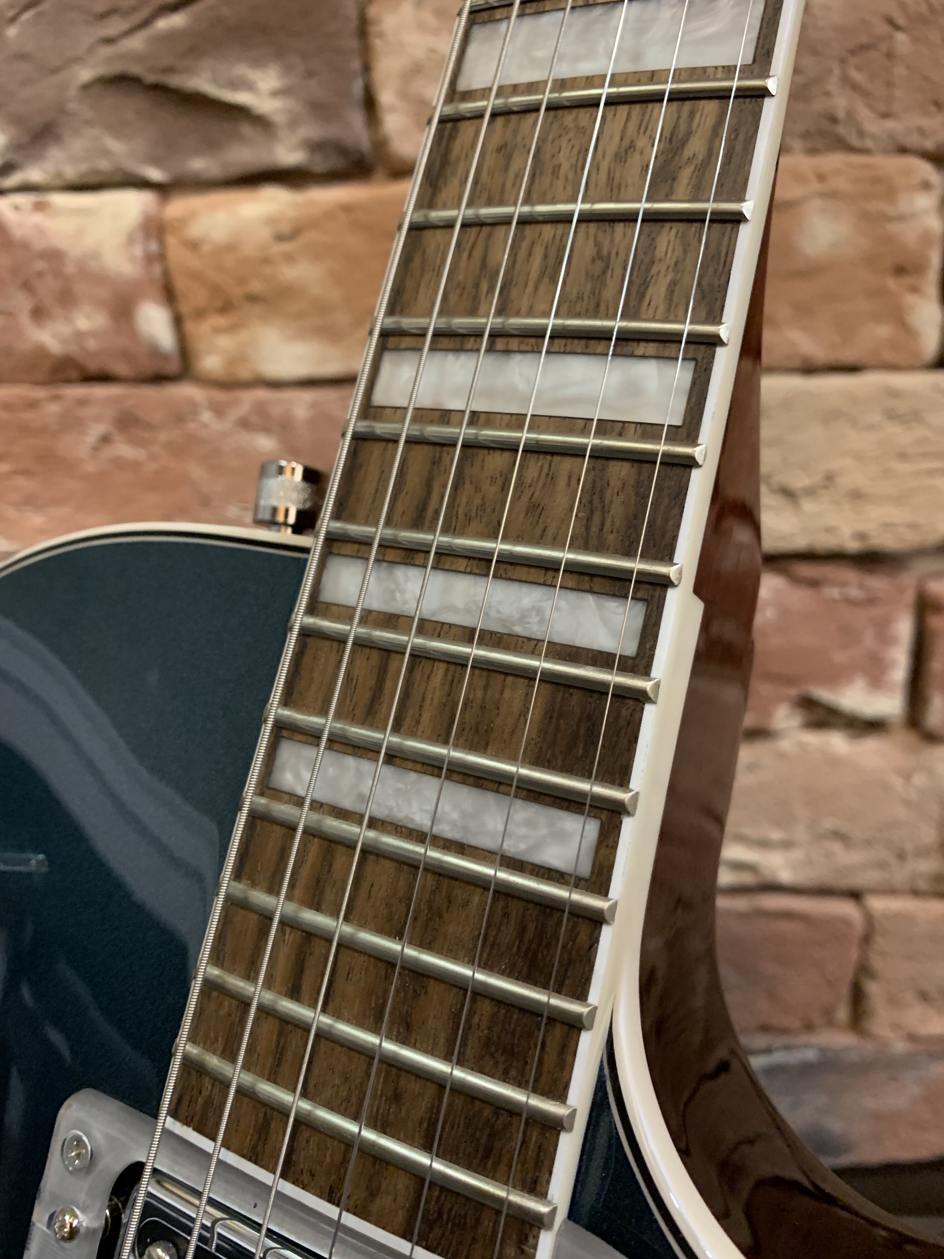 Электрогитара Gretsch G5220 V-Stoptail Jade Grey - изображение 3