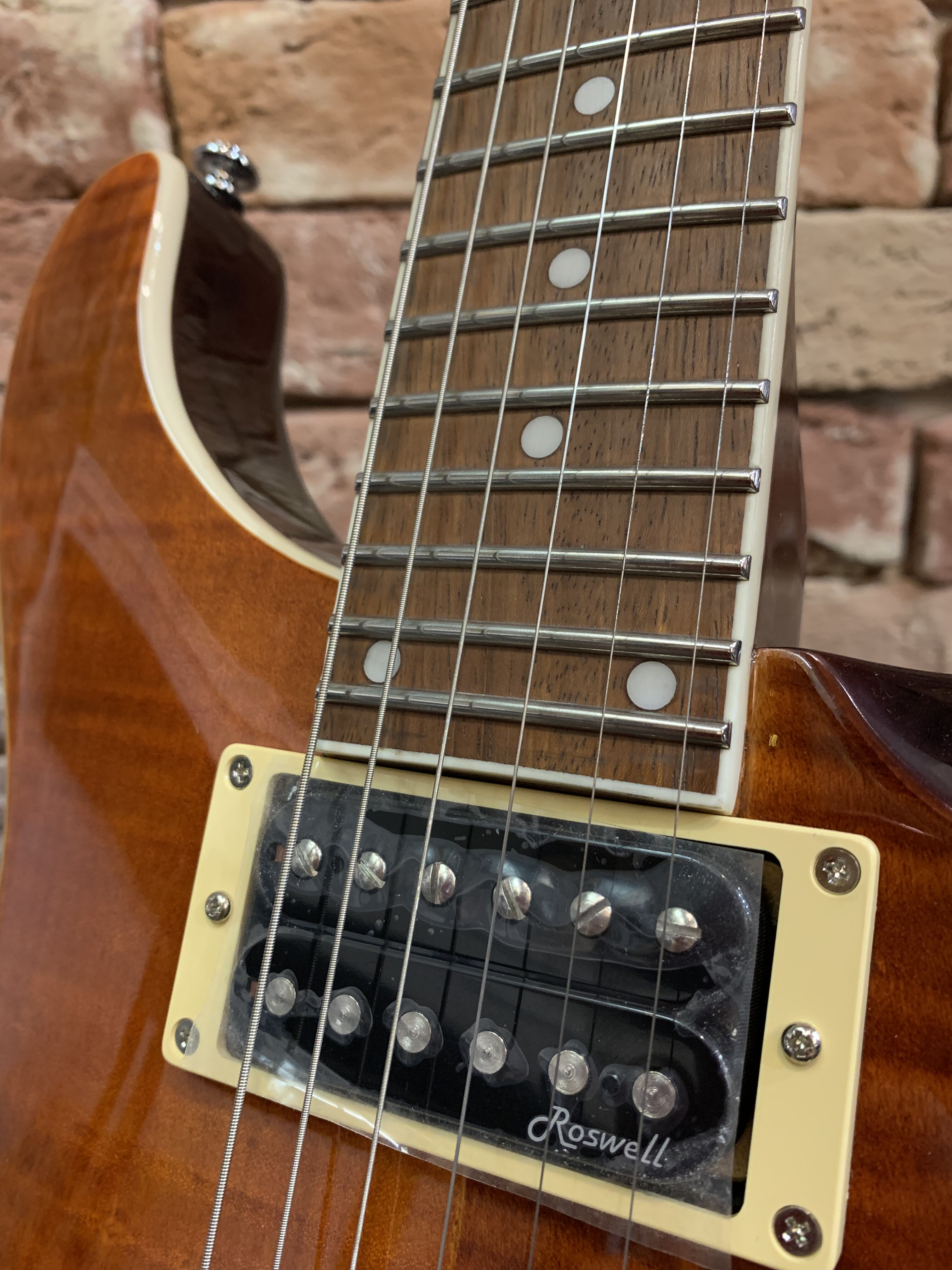 Электрогитара Harley Benton CST-24 Amber Stripes - изображение 3