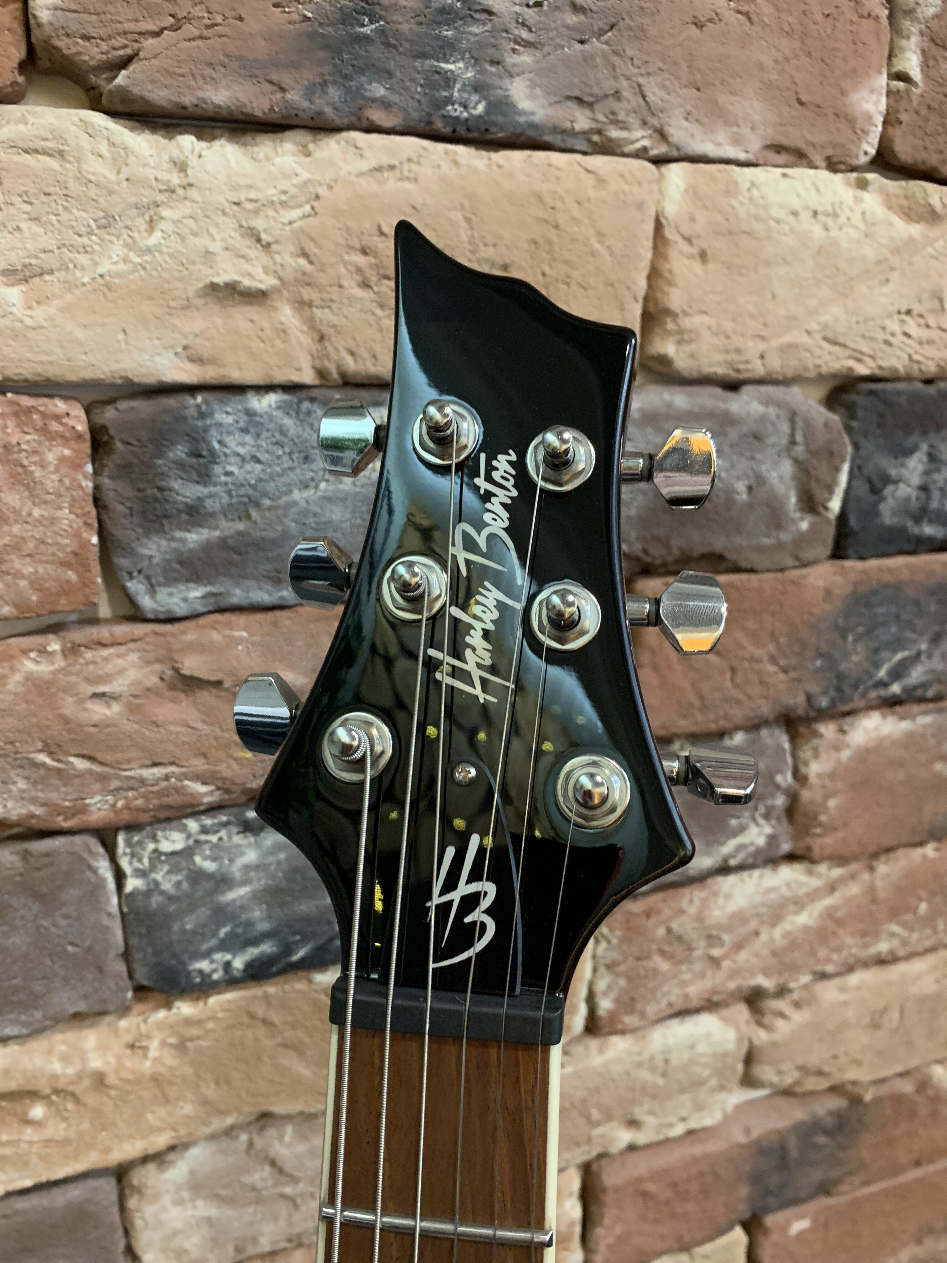 Электрогитара Harley Benton CST-24 Amber Stripes - изображение 7