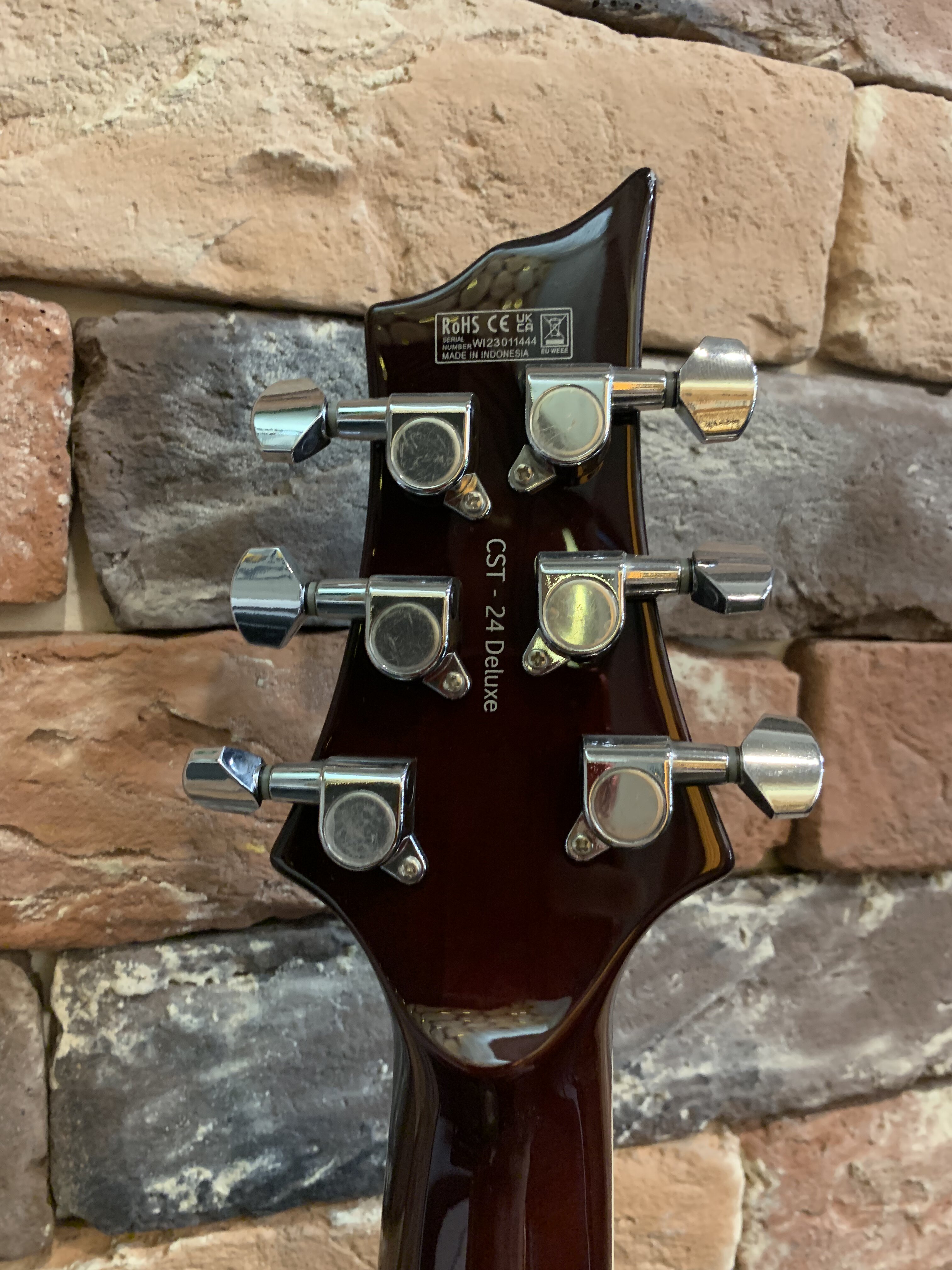 Электрогитара Harley Benton CST-24 Amber Stripes - изображение 8