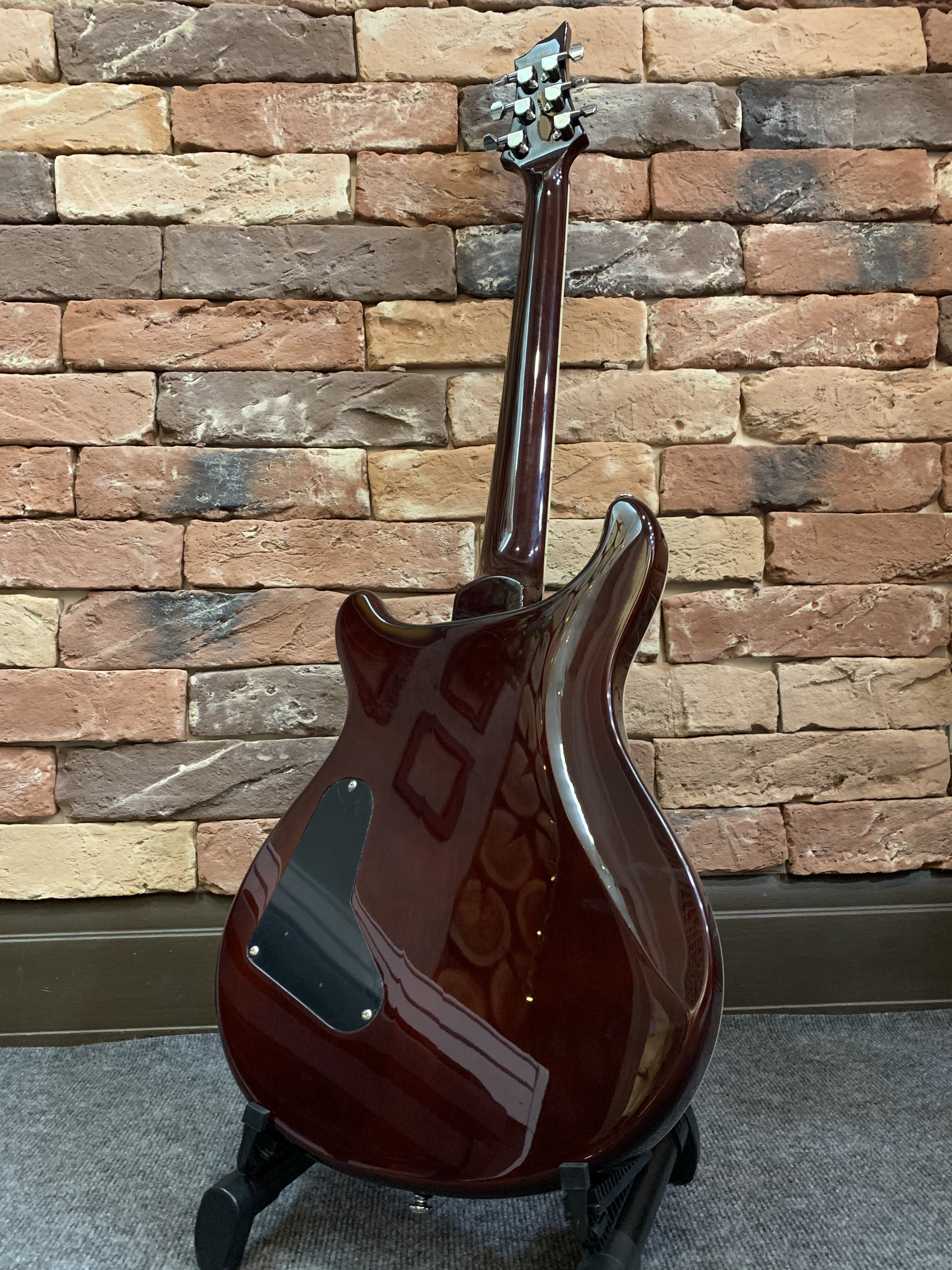 Электрогитара Harley Benton CST-24 Amber Stripes - изображение 10
