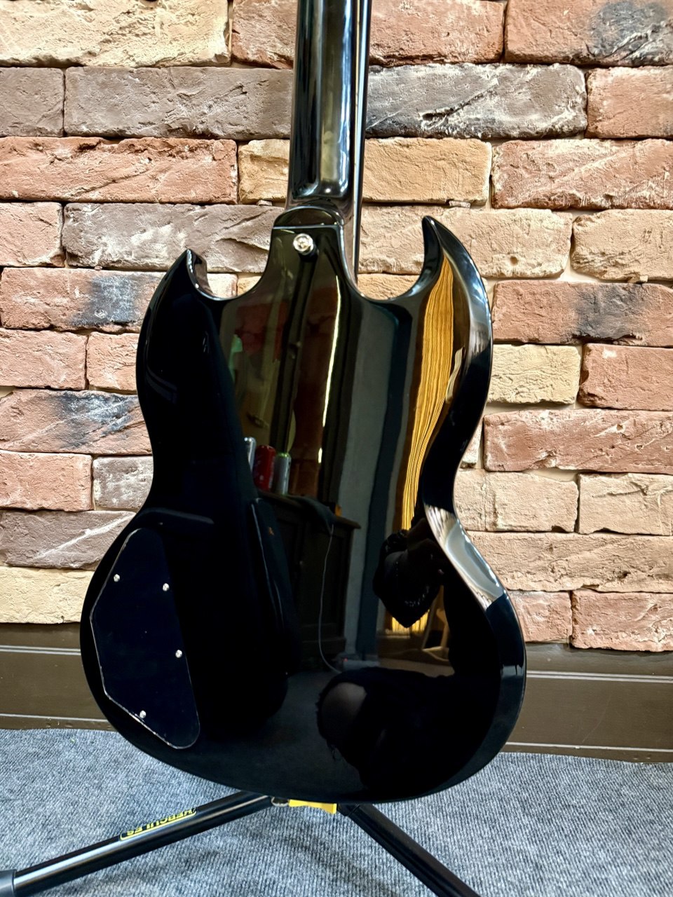 Электрогитара Epiphone SG Standard Ebony - изображение 2