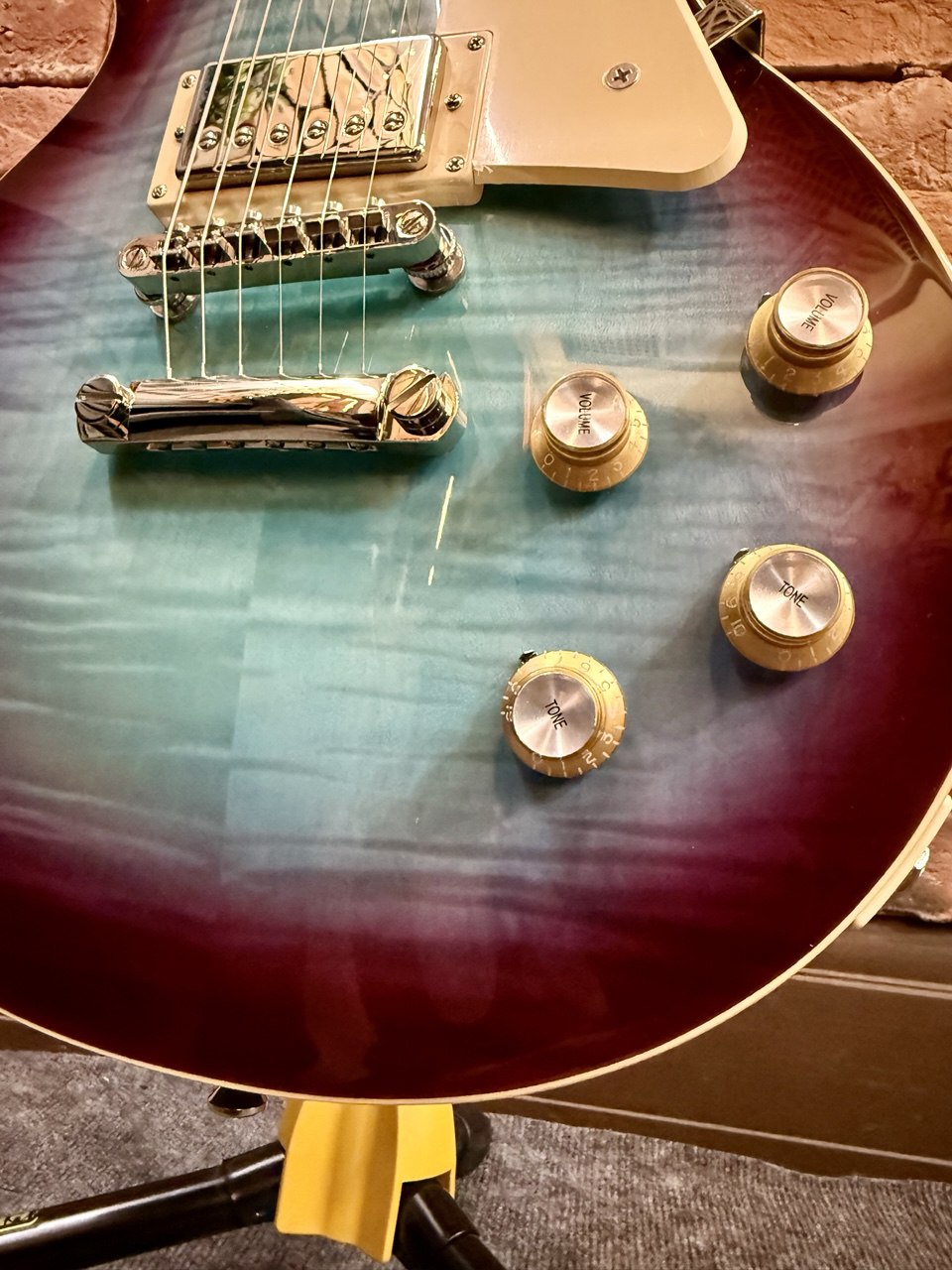 Электрогитара Epiphone Les Paul Standard 60s Figured Blueberry Burst - изображение 3