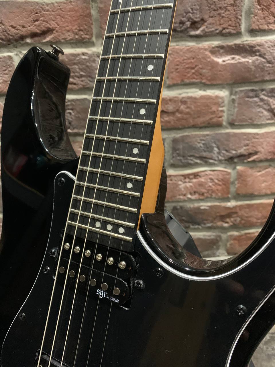 Электрогитара Schecter Banshee-6 Black - изображение 5
