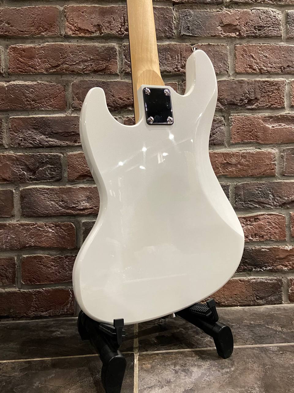Бас Гитара Jazz Bass White Edition - изображение 2