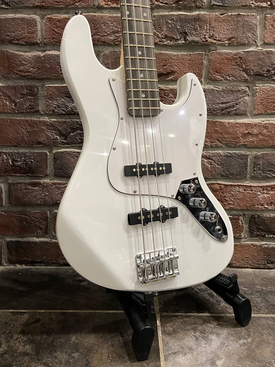 Бас Гитара Jazz Bass White Edition - изображение 4